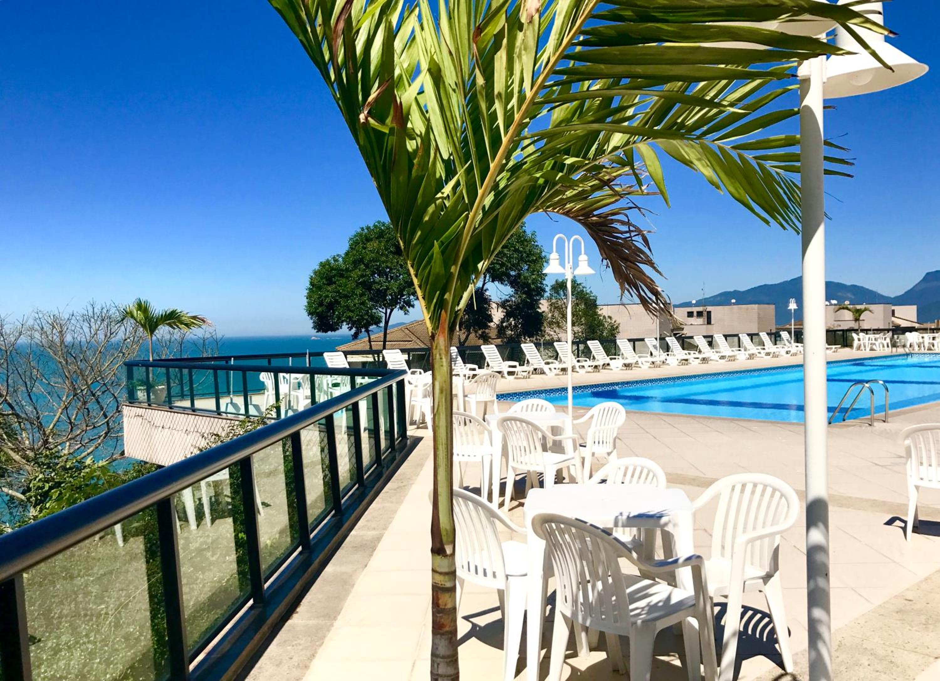 Porto Real Suites - Apto com vista para o mar e lazer de resort