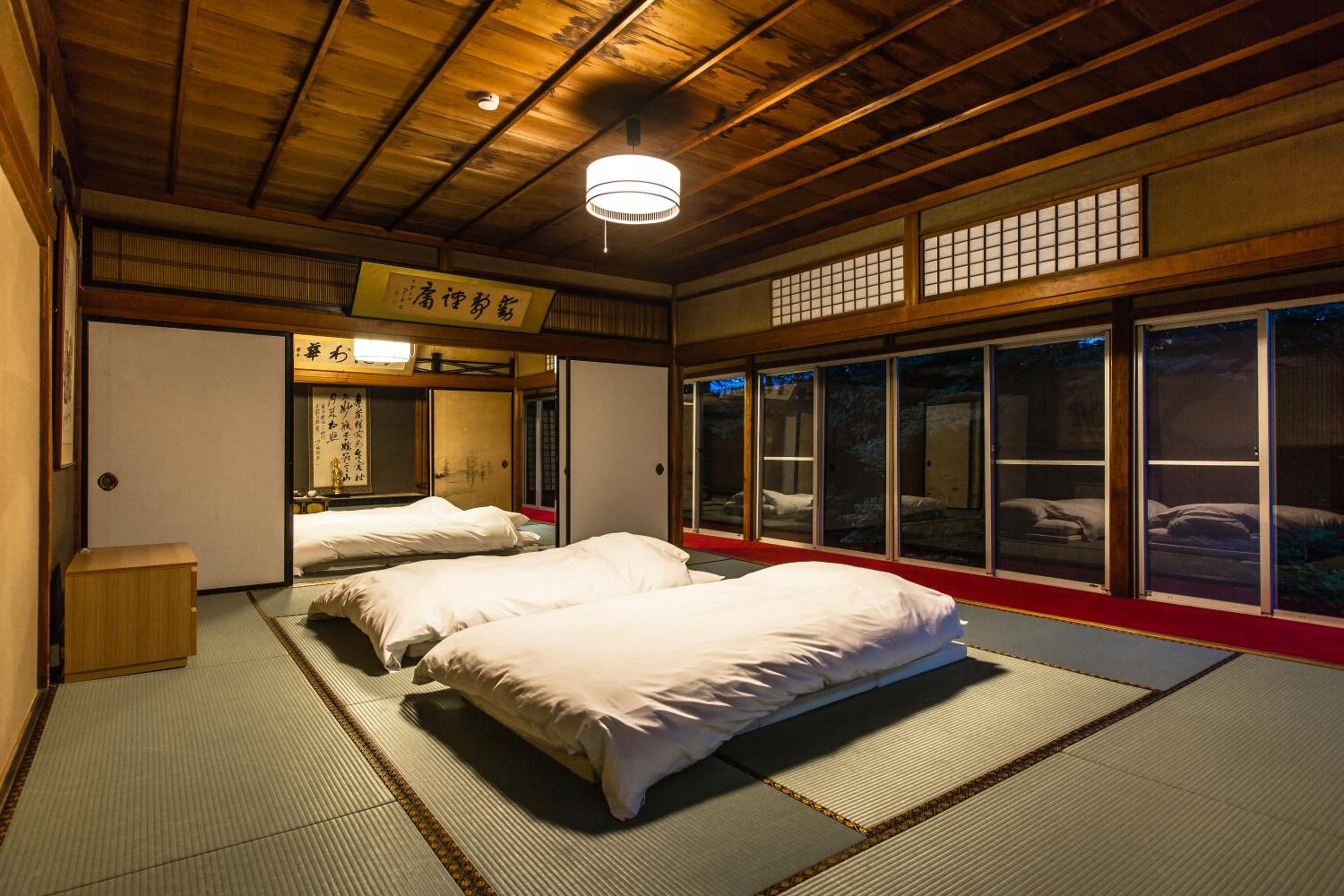Temple Hotel Takayama Zenkoji