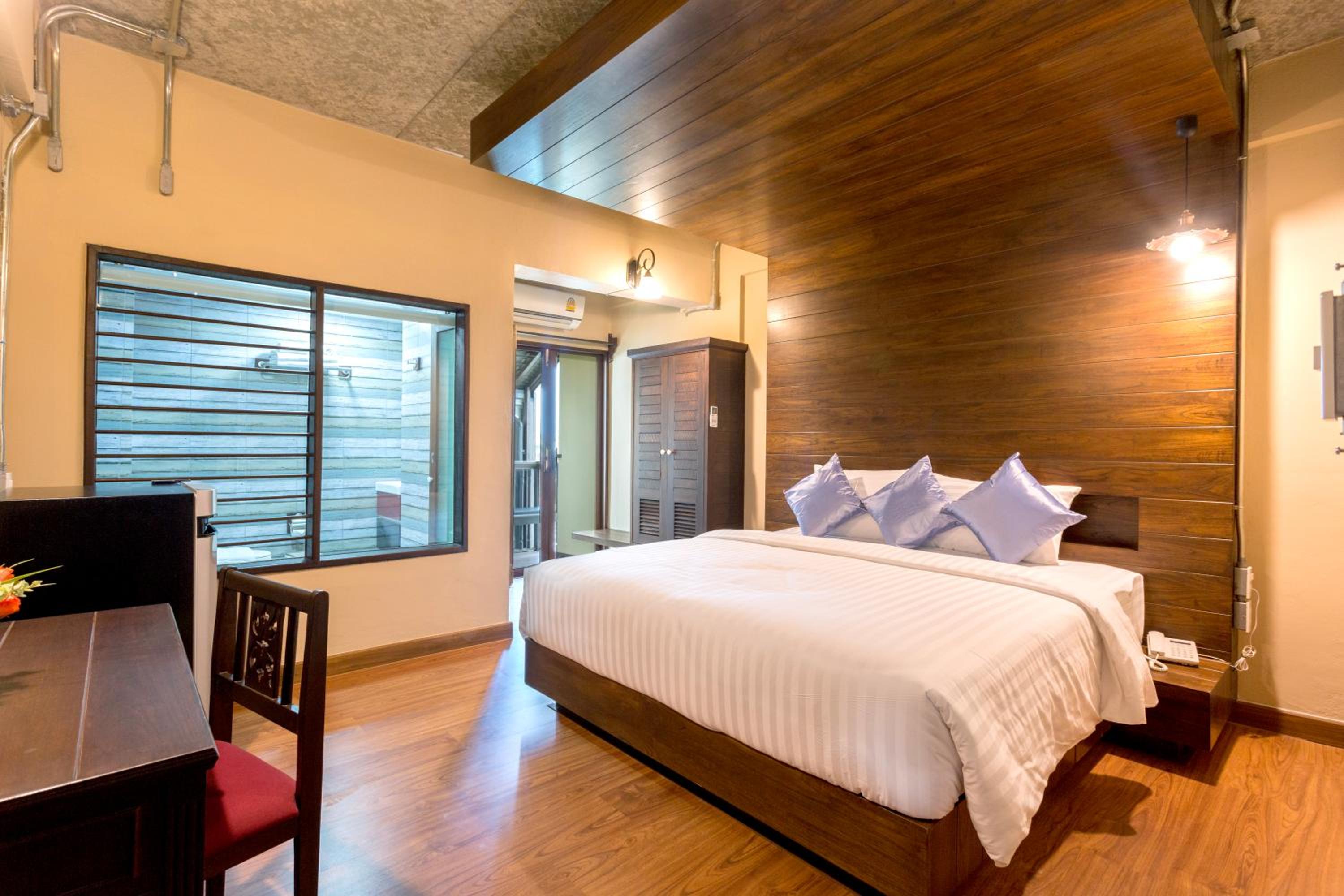 NightBazaar Inn Hotel 18