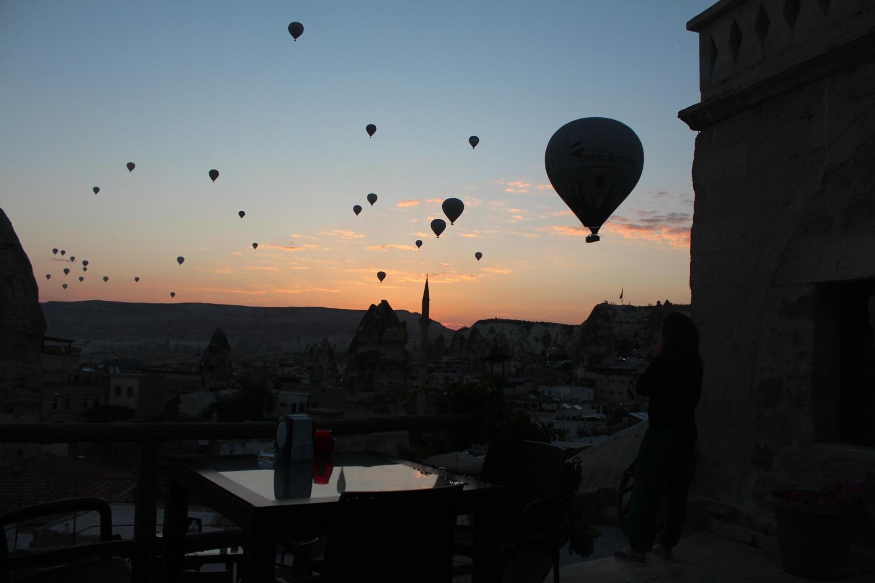 Shoestring Cave House - Image 56