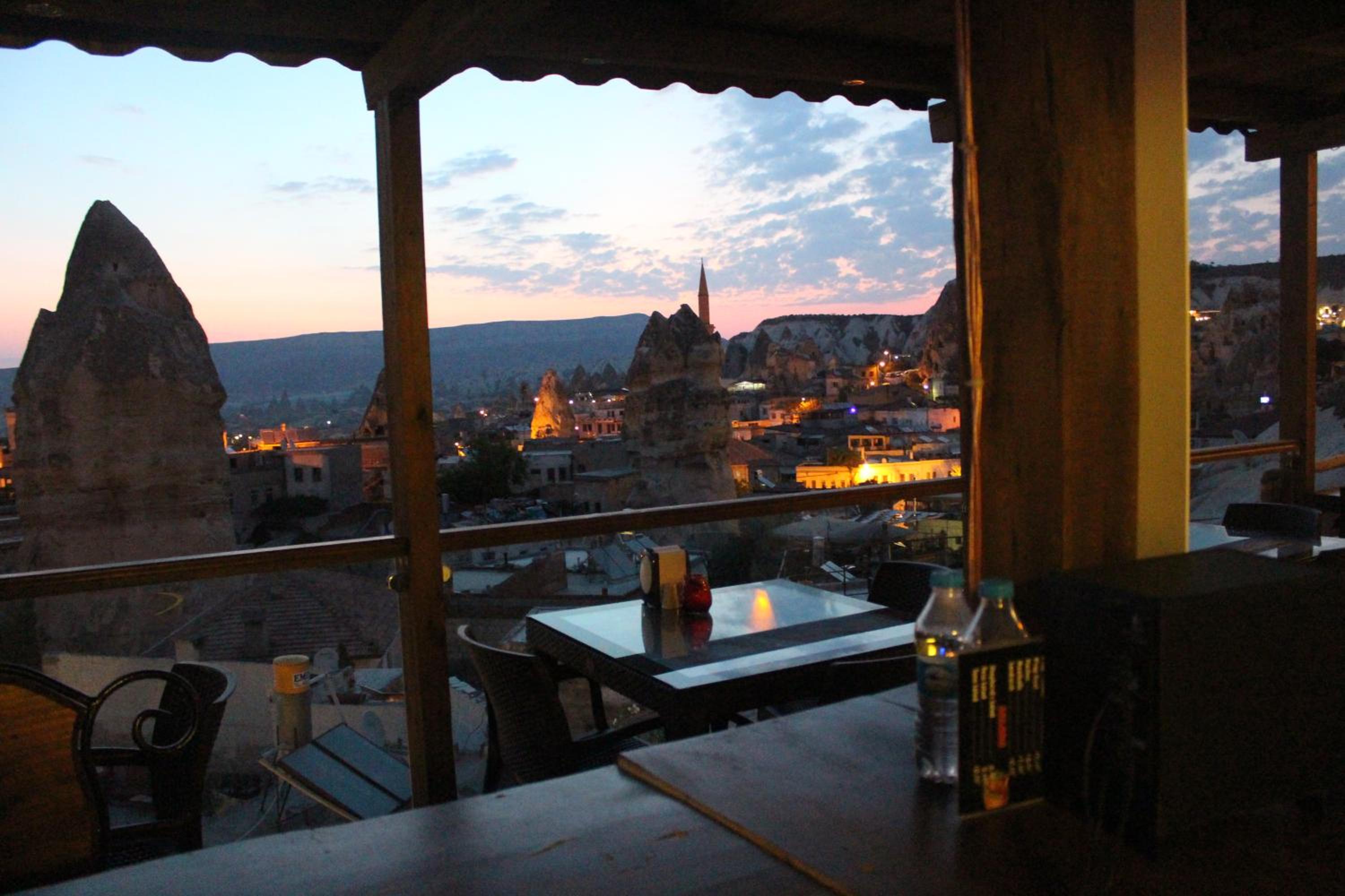 Shoestring Cave House - Image 96