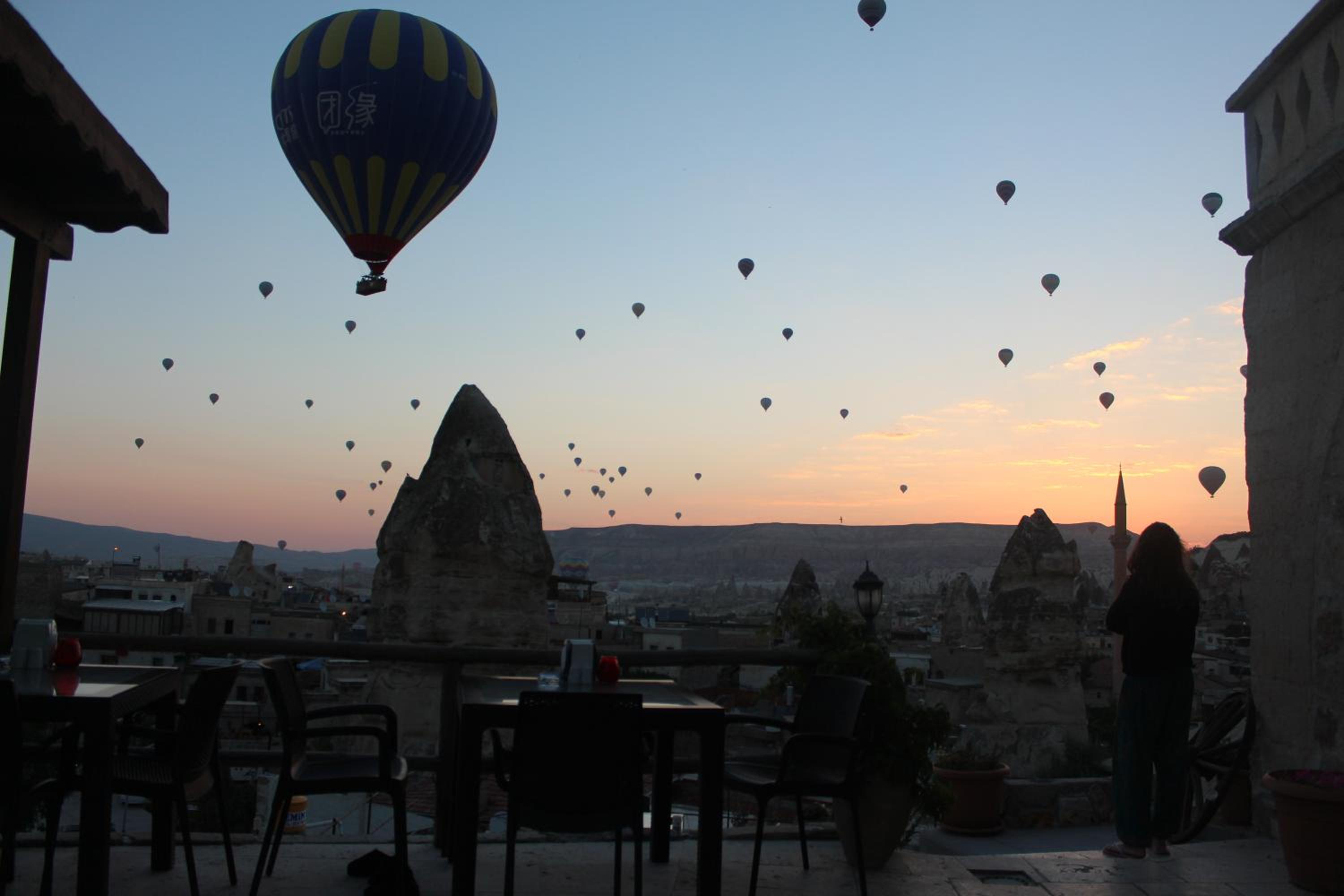 Shoestring Cave House - Image 126