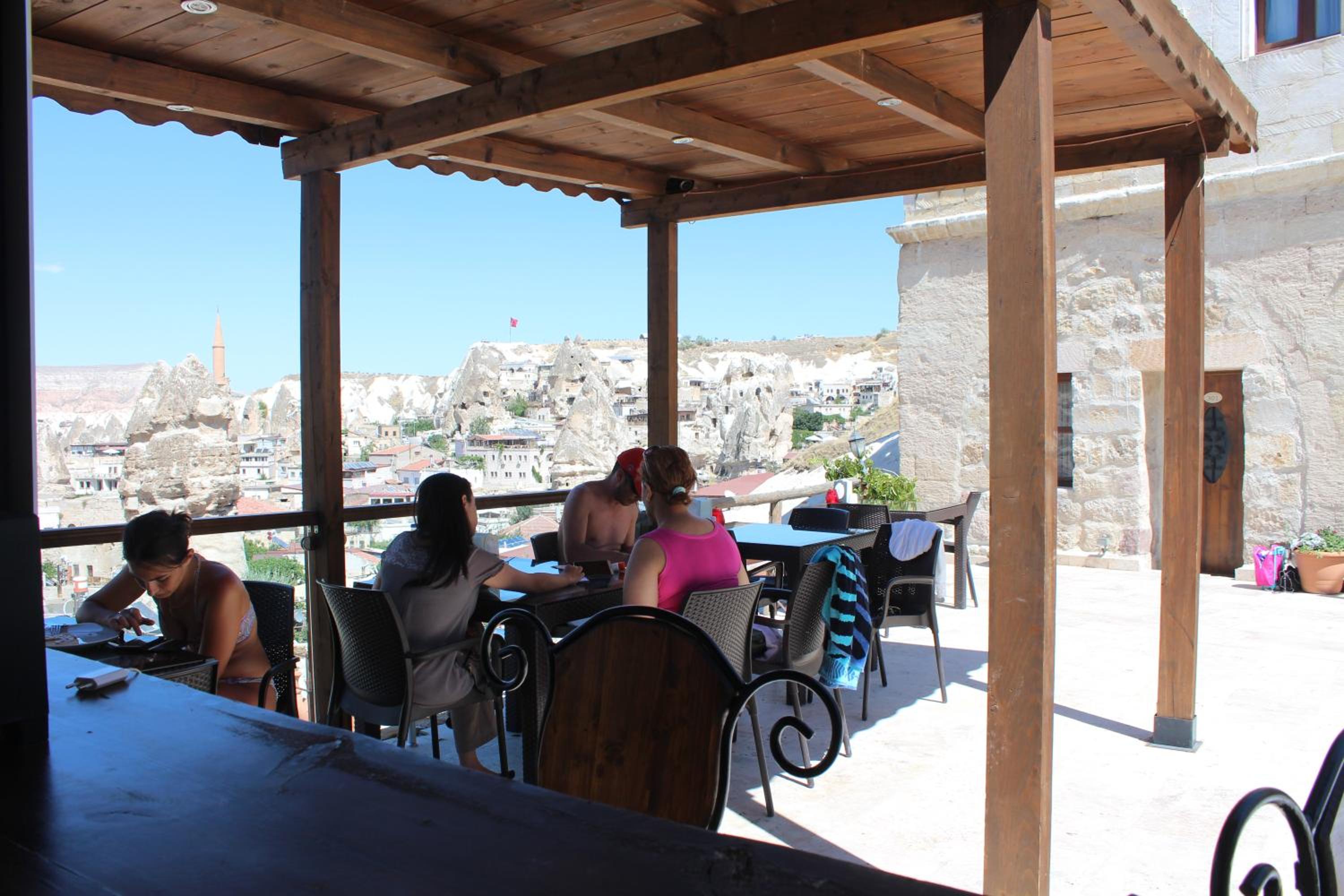 Shoestring Cave House - Image 124