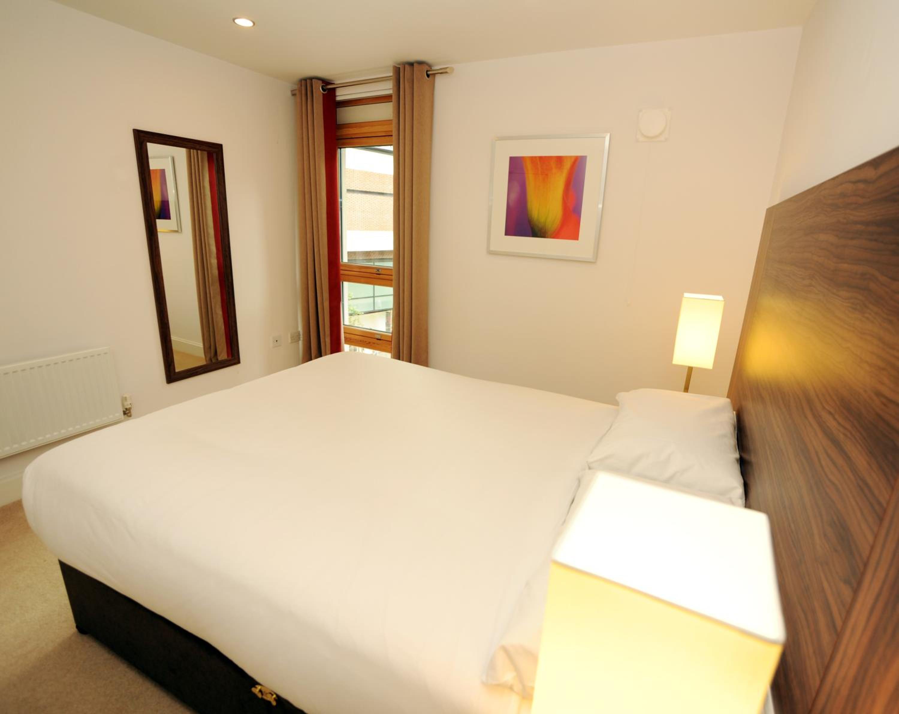 PREMIER SUITES Bristol Cabot