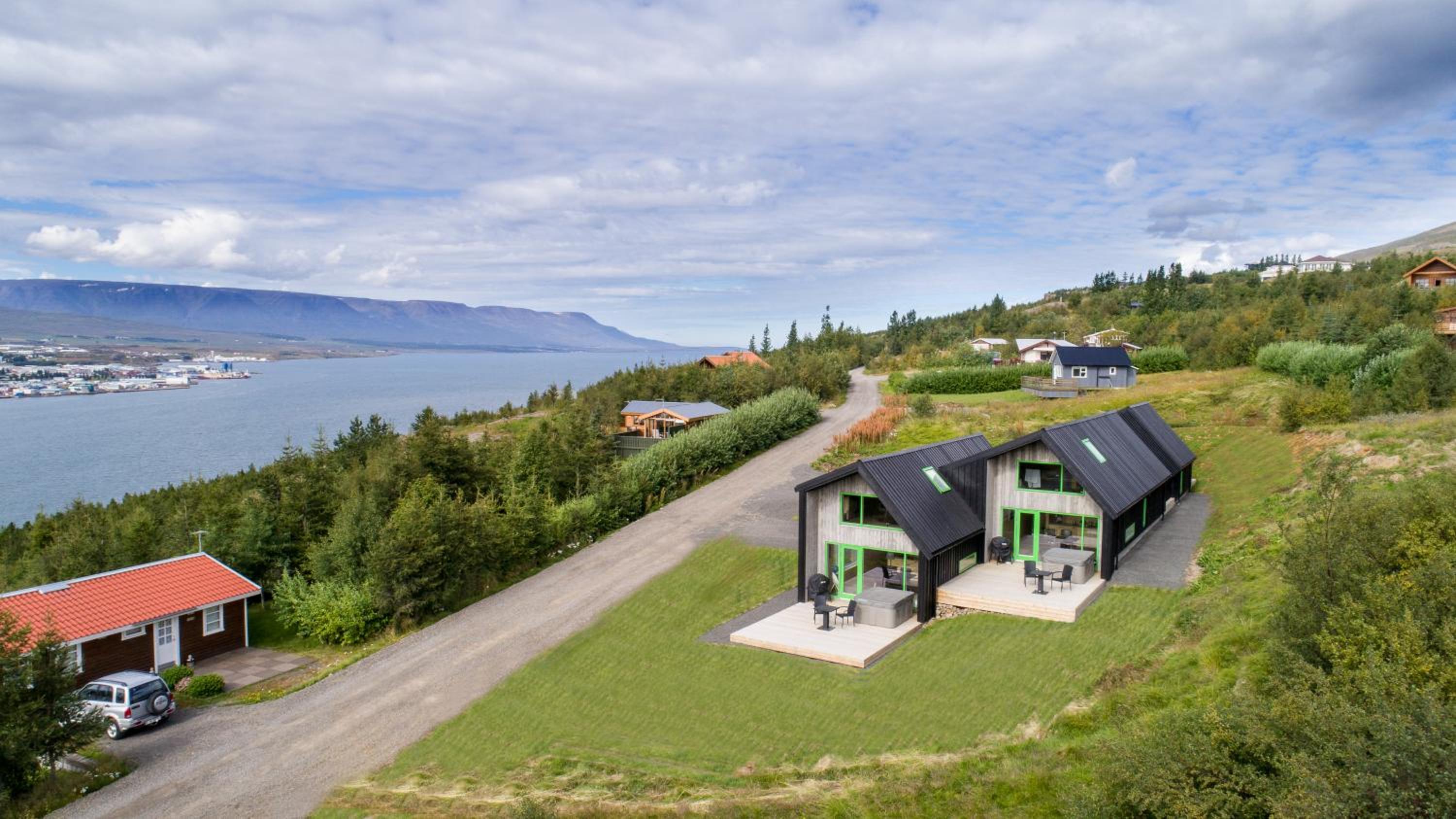 Viking Cottages & Apartments