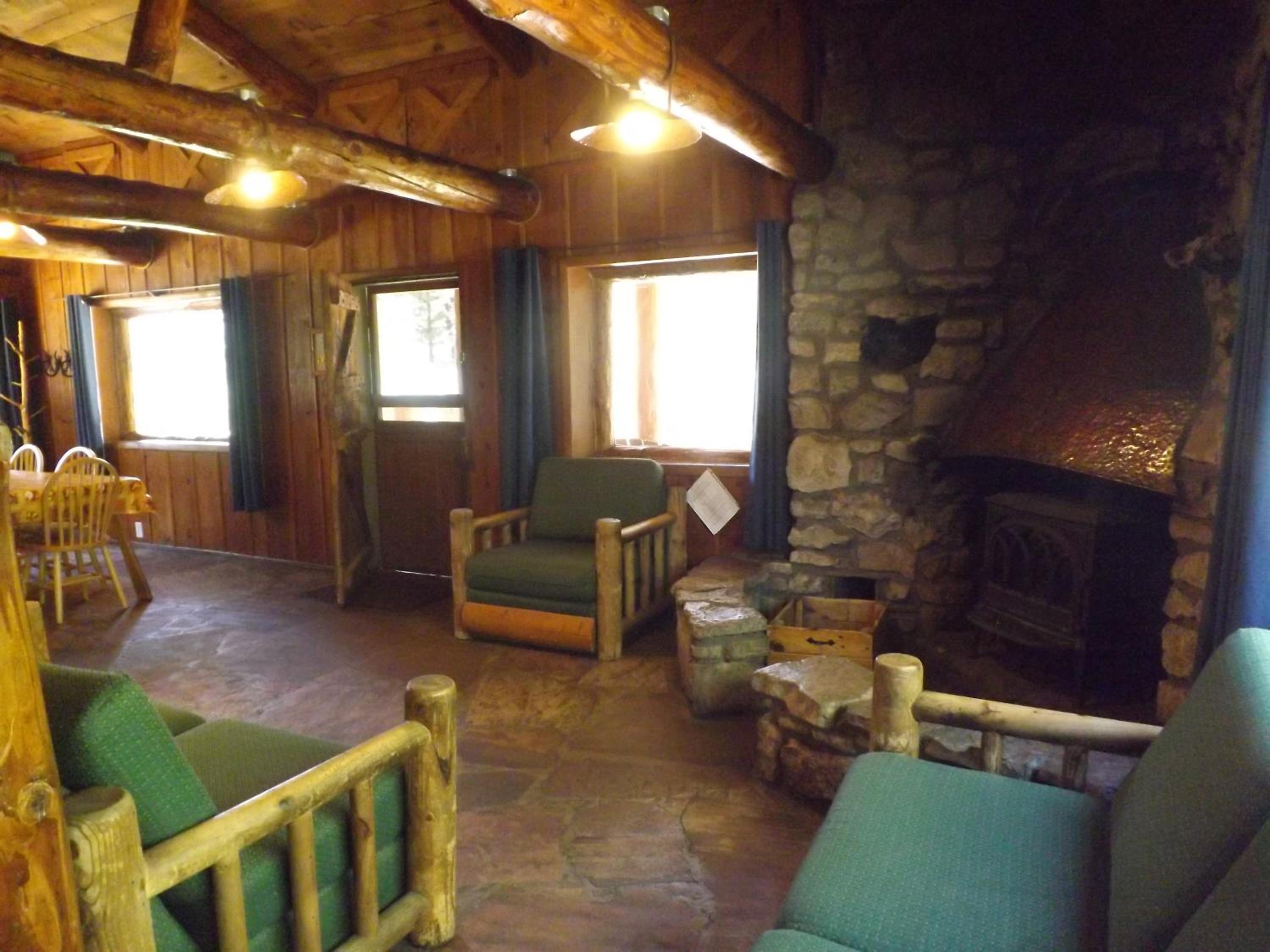 Arizona Mountain Inn & Cabins