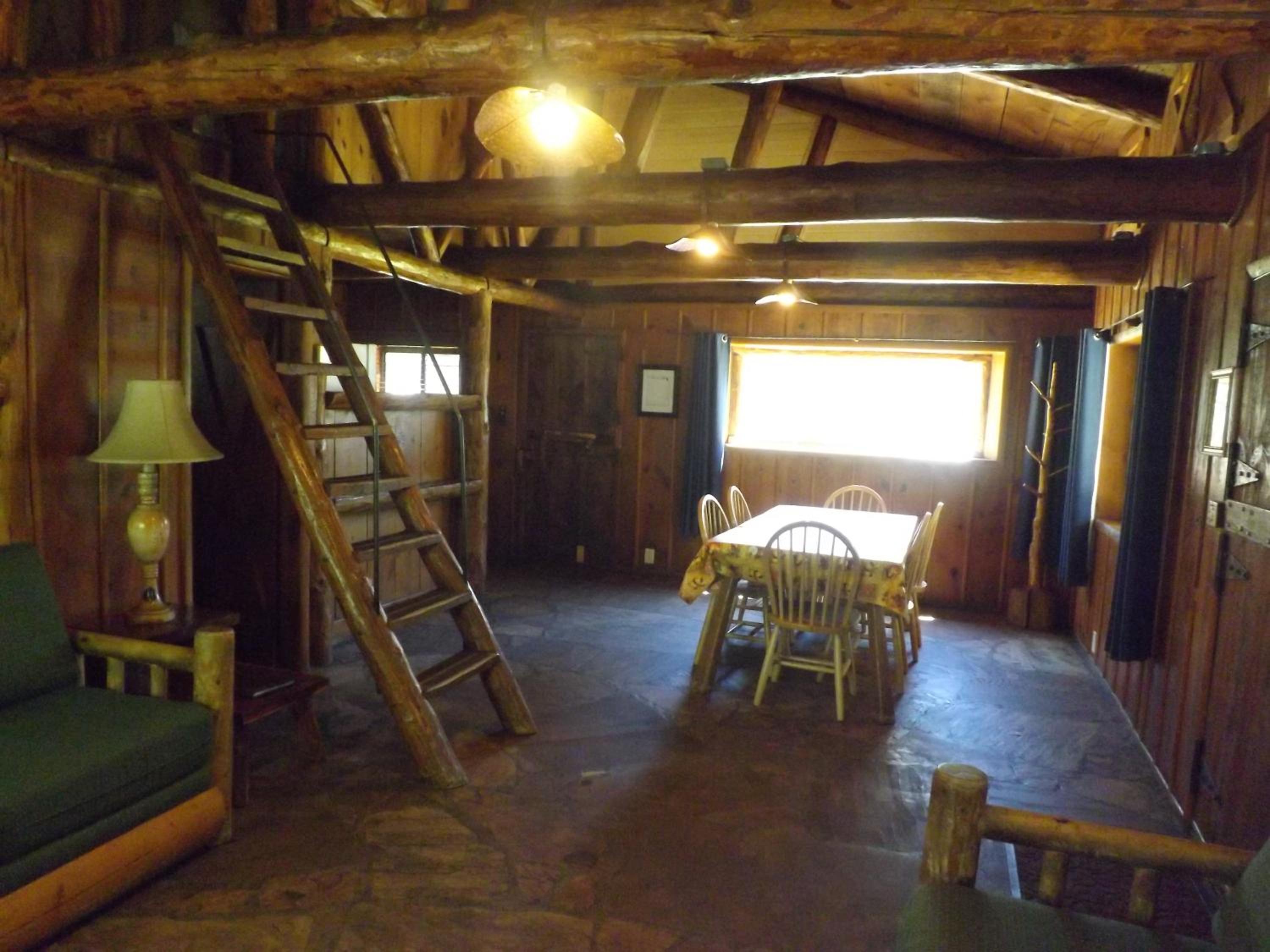 Arizona Mountain Inn & Cabins