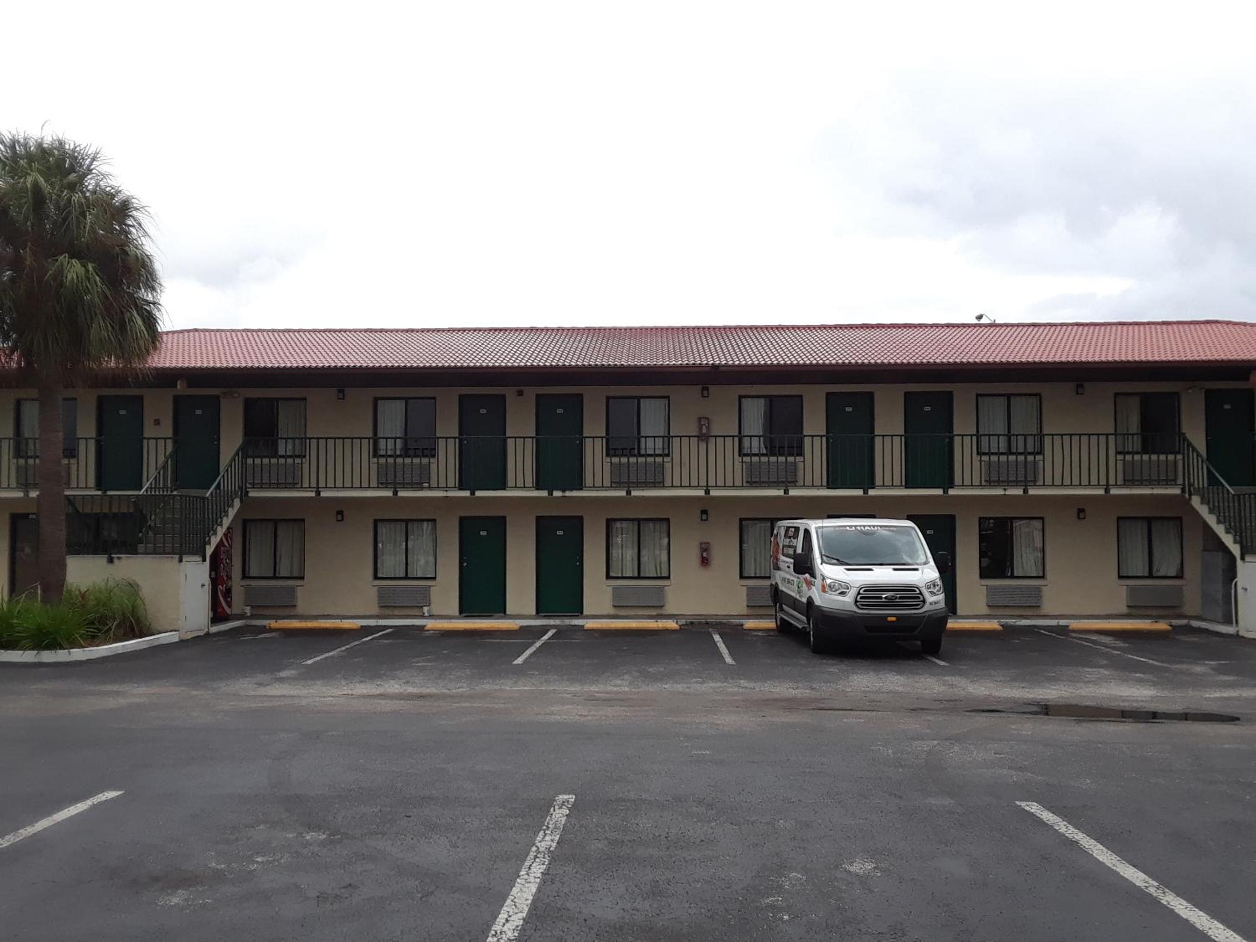 Riviera Motel