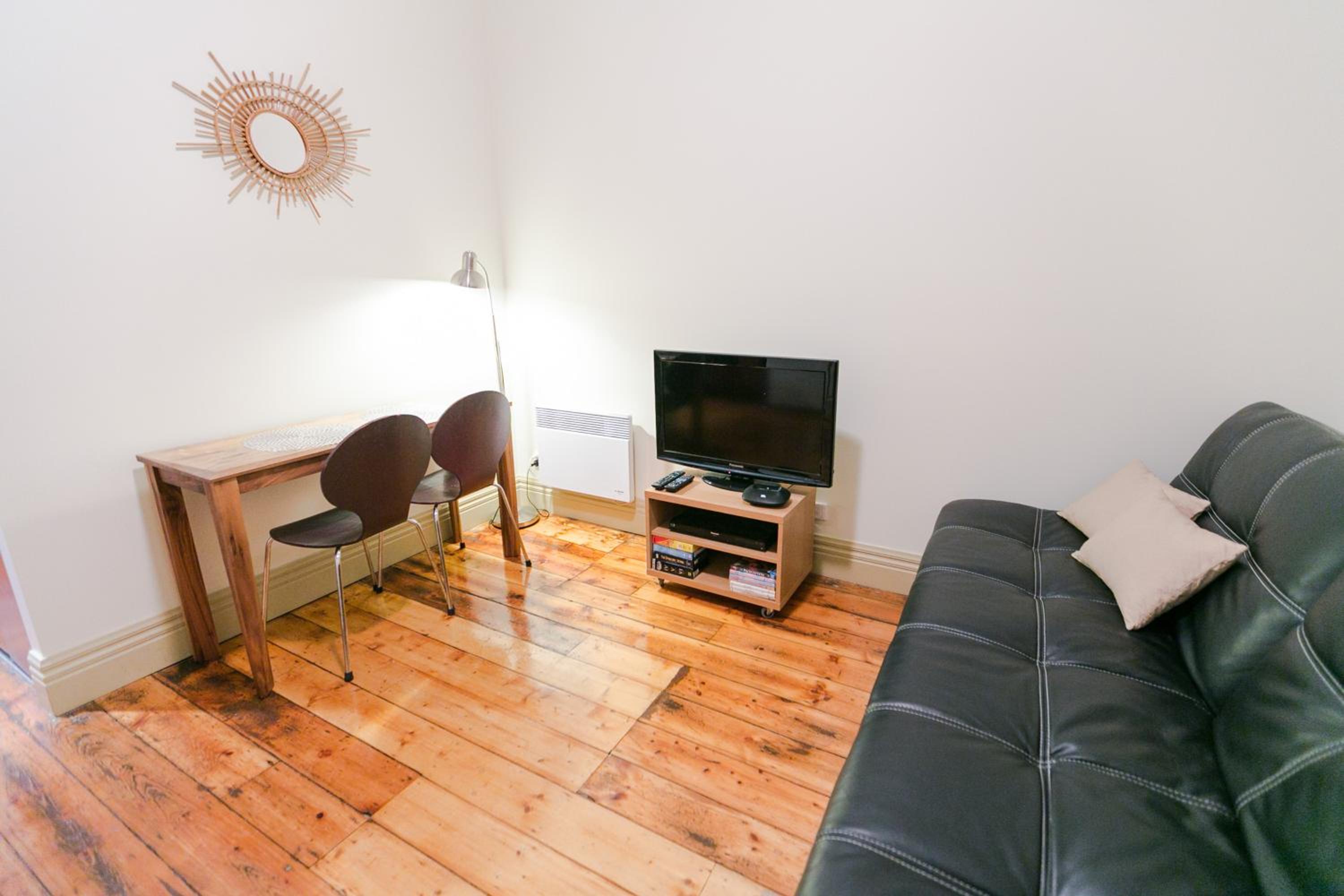 Flinders Lane Superior Studio Apartment