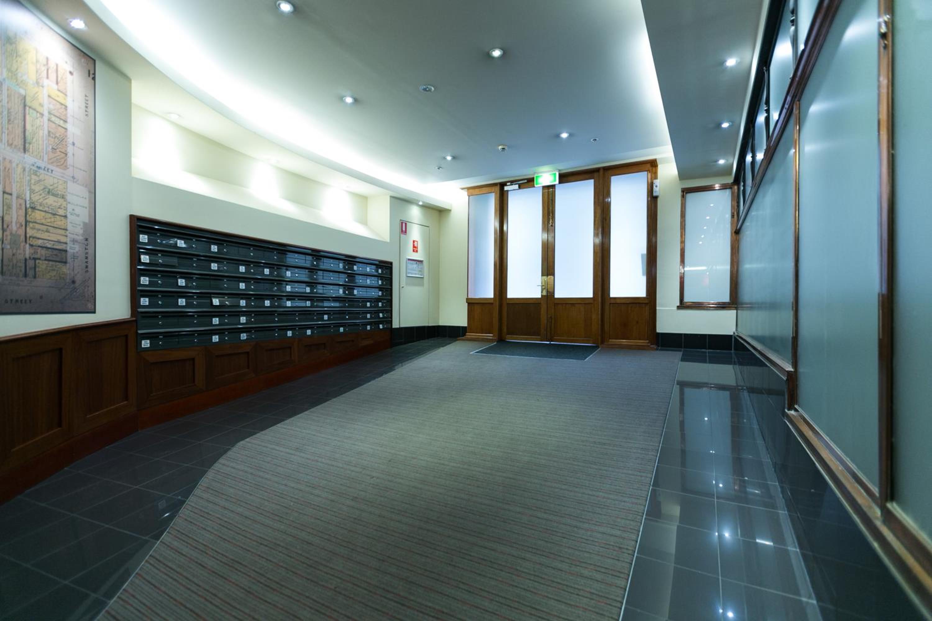 Flinders Lane Superior Studio Apartment