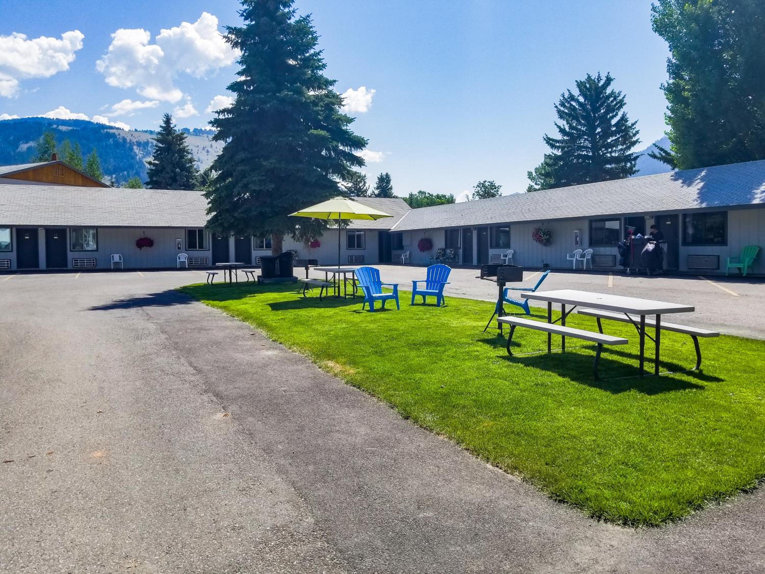 Alpine Motel view 5