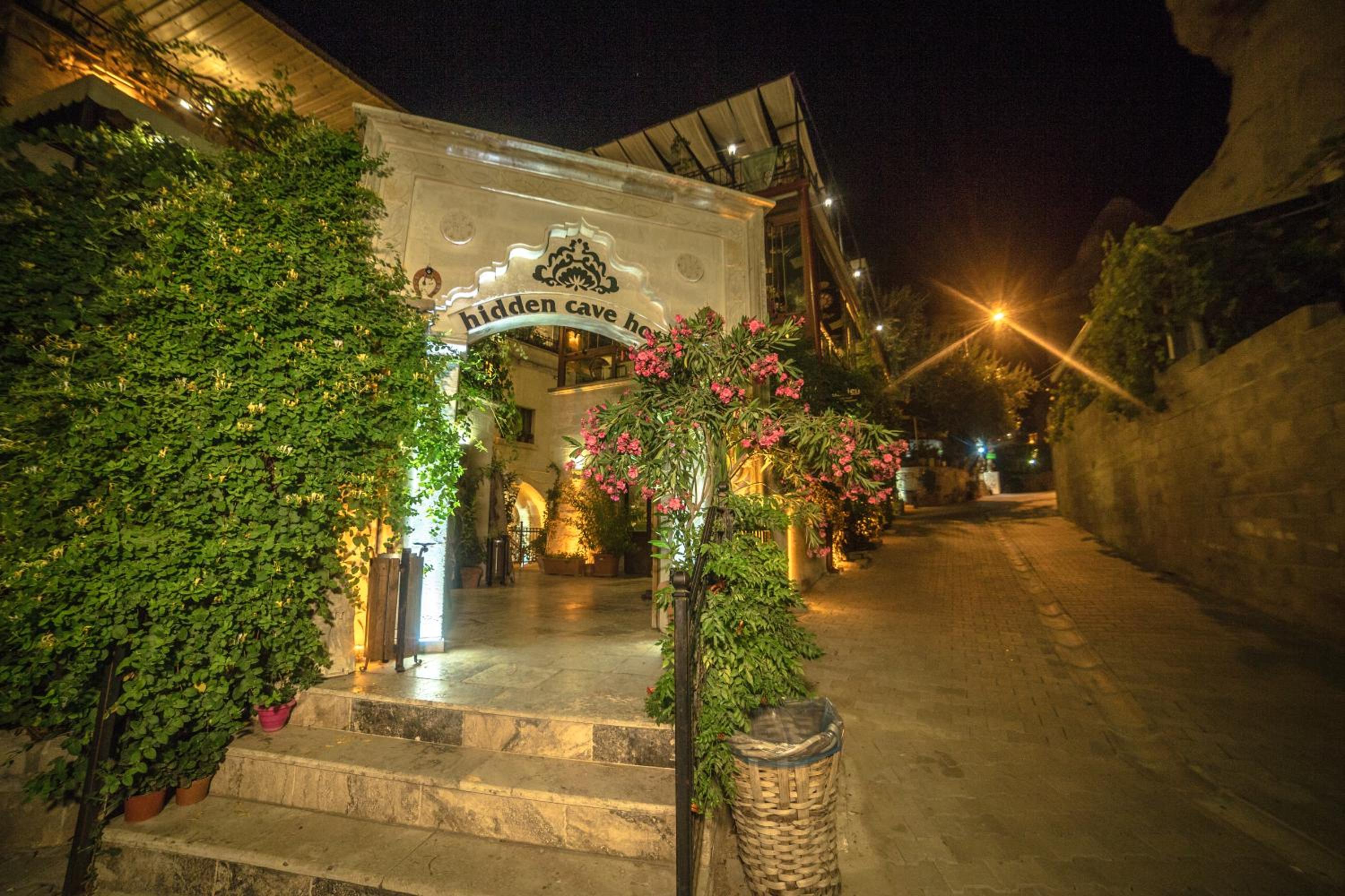 Hidden Cave Hotel - Image 104