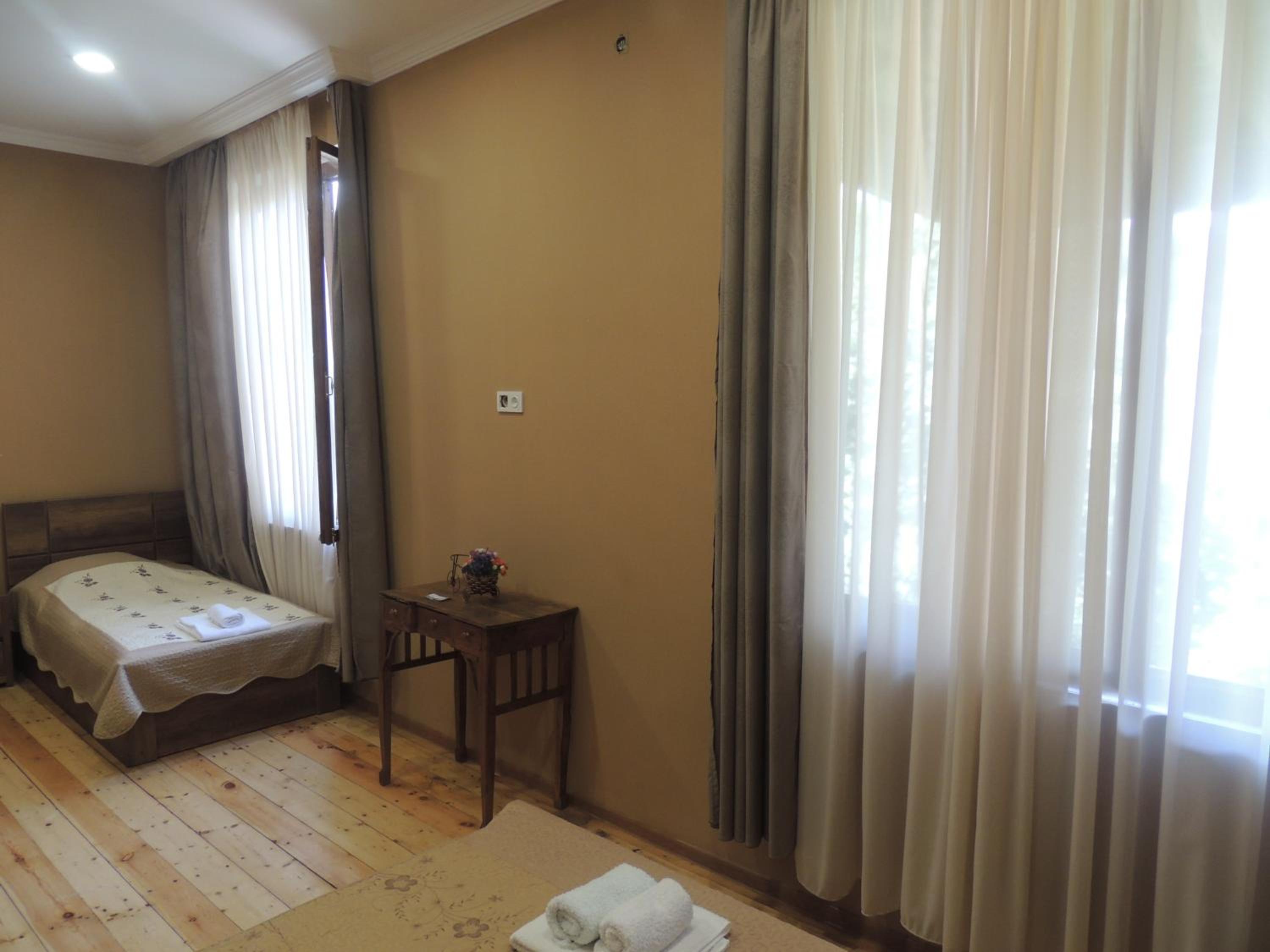 Photo 25