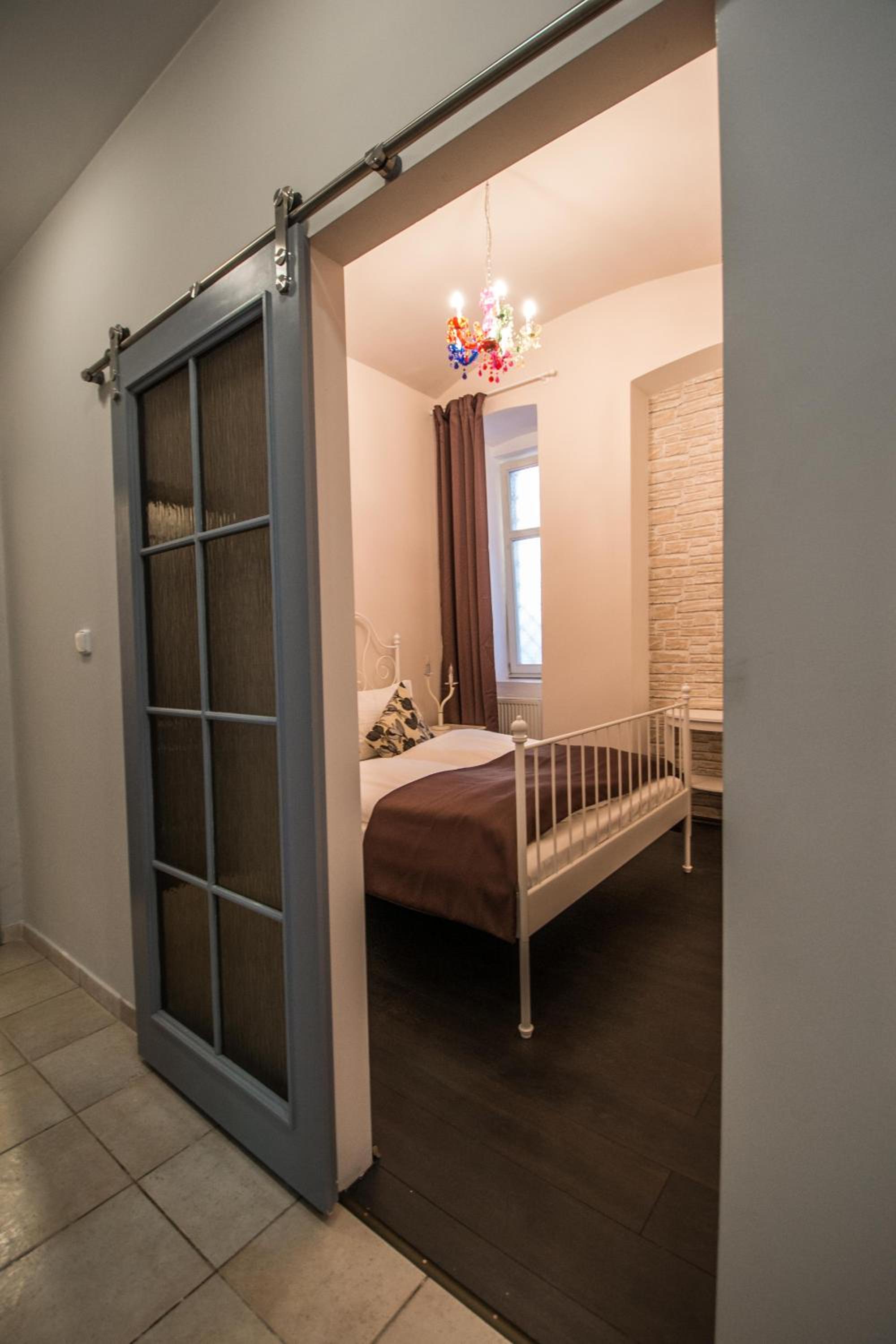 Brooklyn Sauna Apt by Ruterra