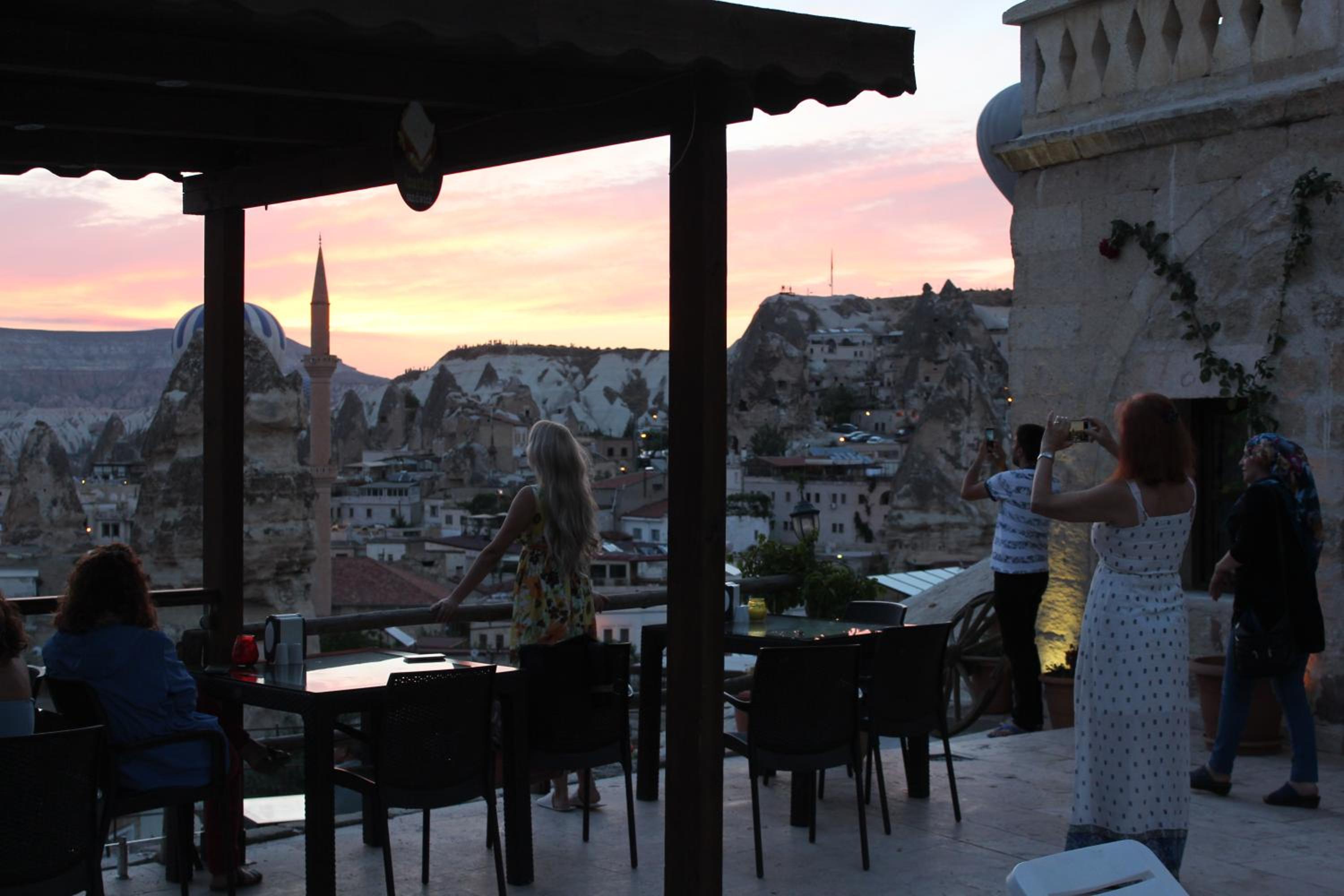 Shoestring Cave House - Image 123