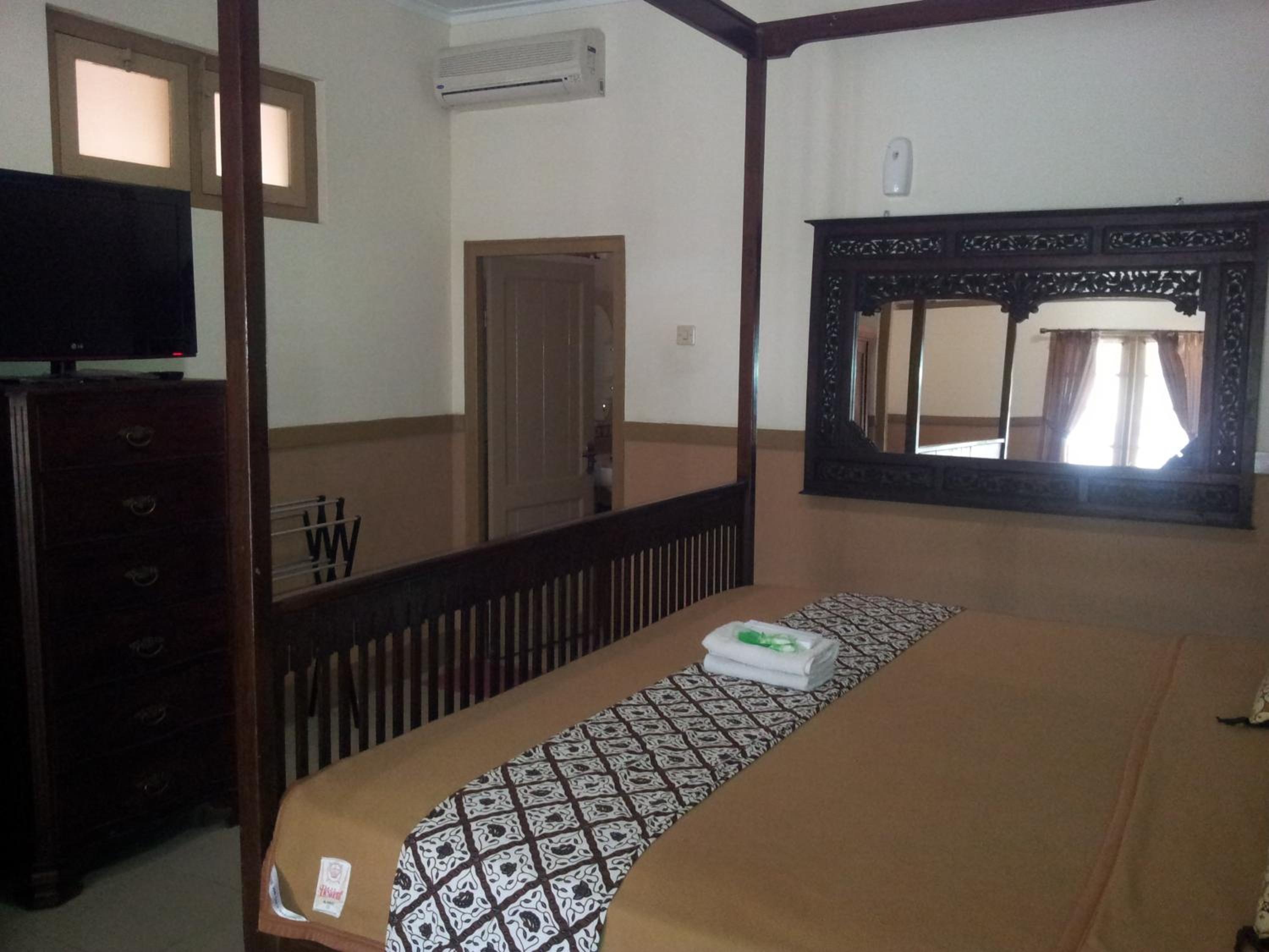 Ndalem Suratin Guesthouse