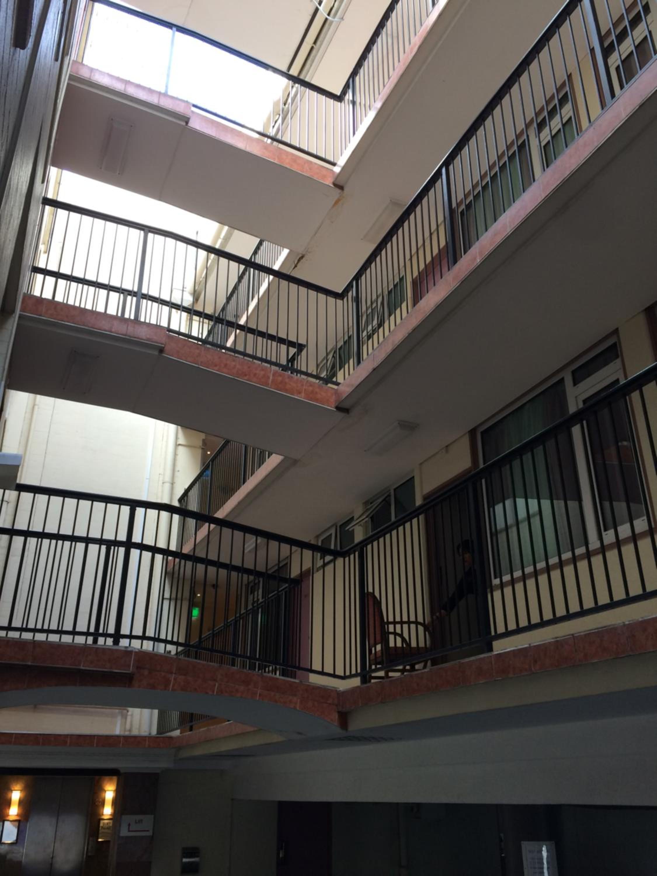 Edgecliff Lodge Motel