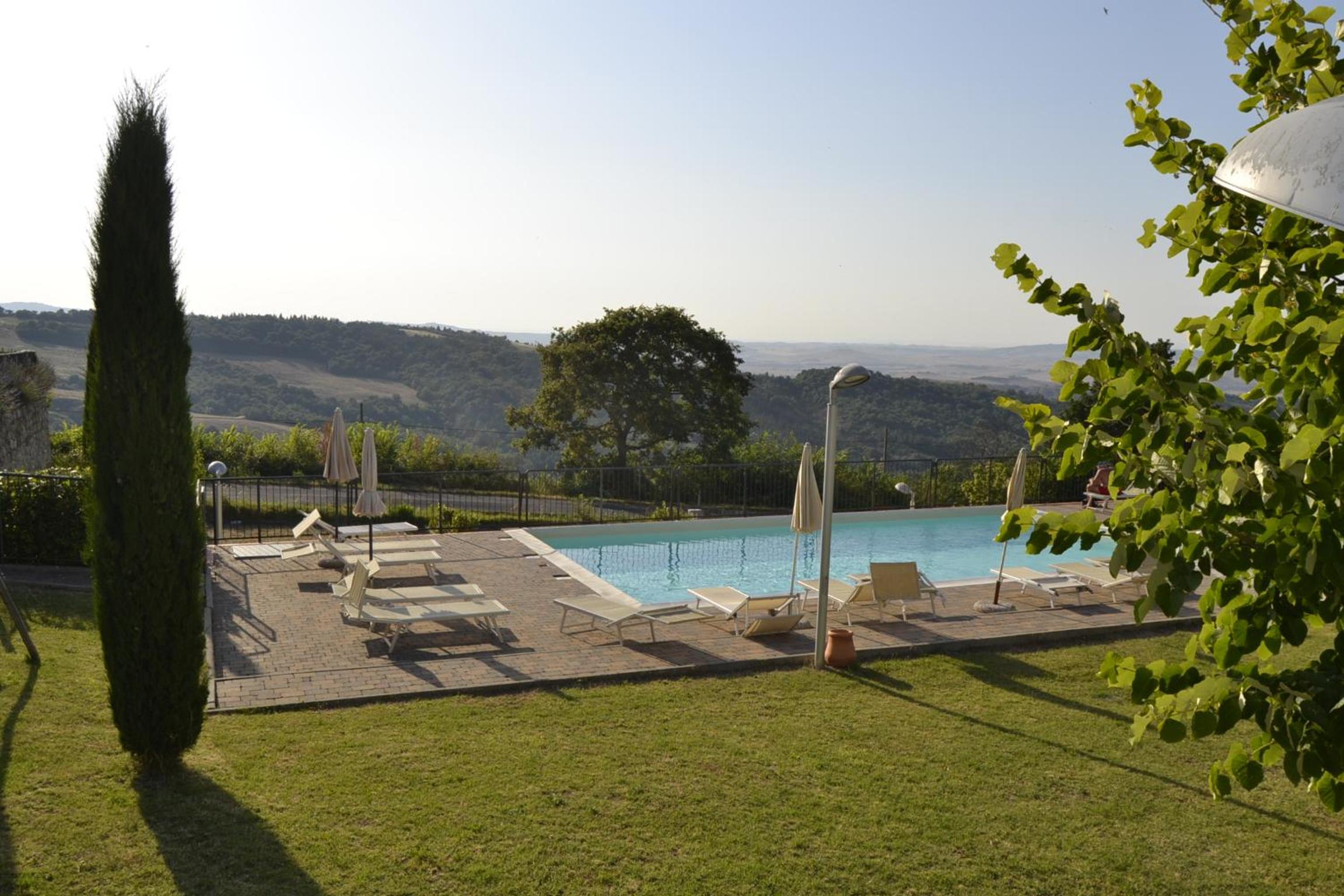 Sweet Home Contignano view 3
