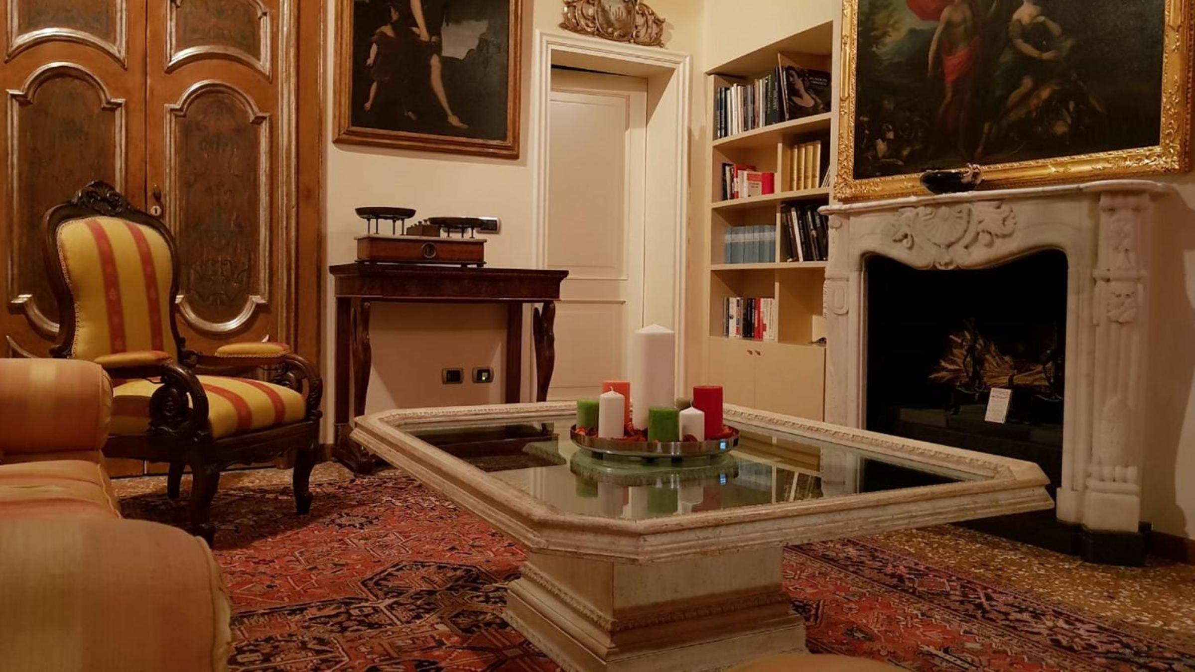 Gran Suite Piazza Maggiore - T&T communications photo 4