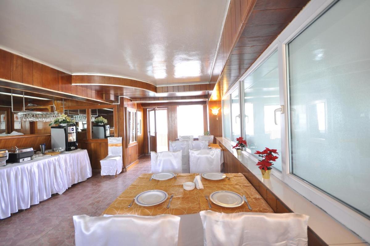 Hotel Dobrogea en Constanţa — restaurant