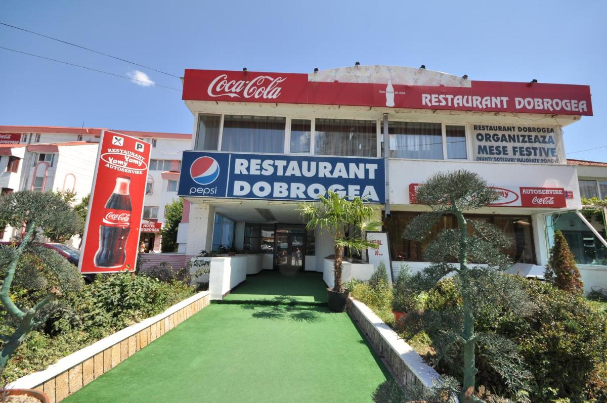 Hotel Dobrogea en Constanţa — hotel building