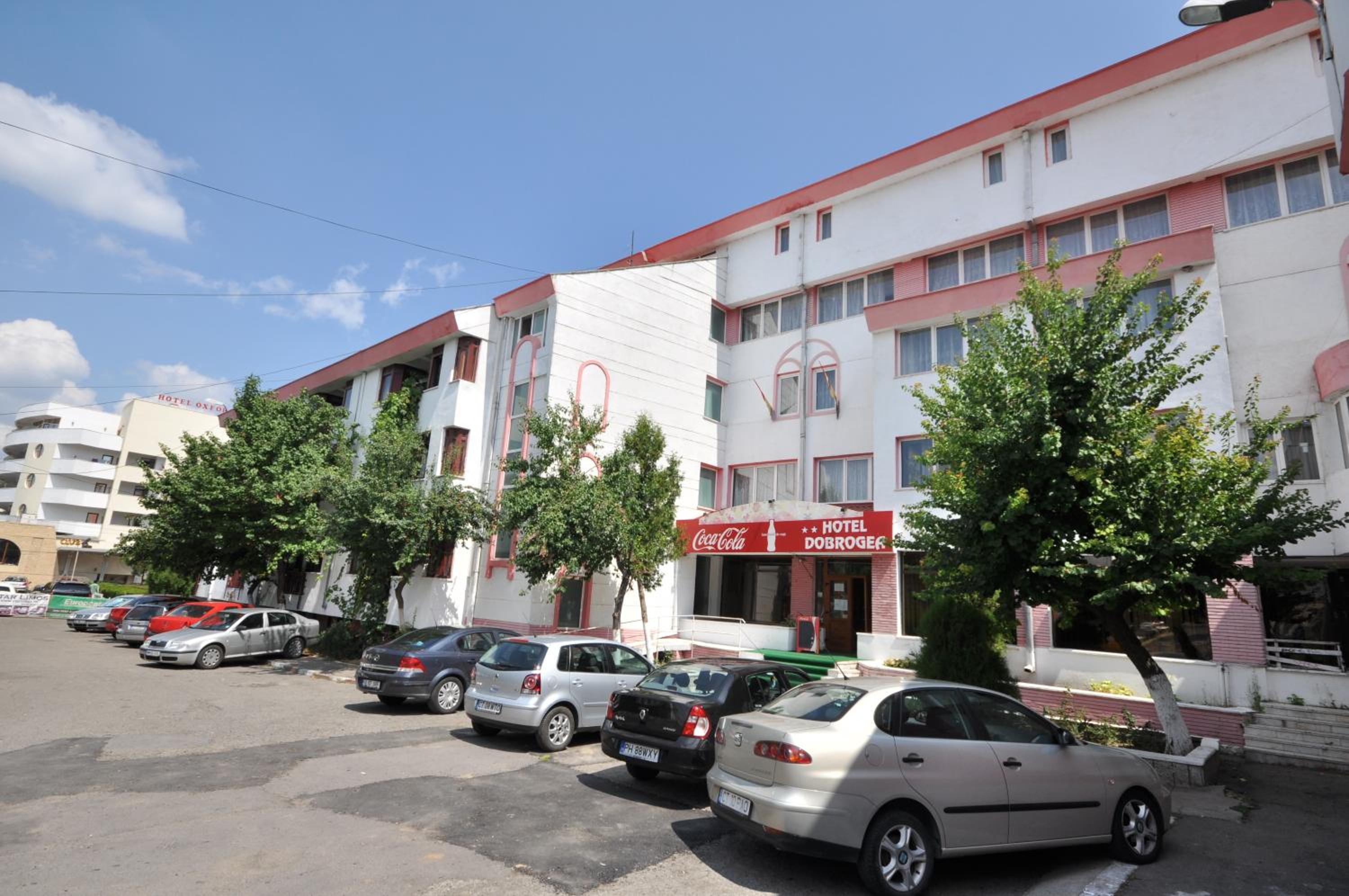 Hotel Dobrogea en Constanţa — hotel building