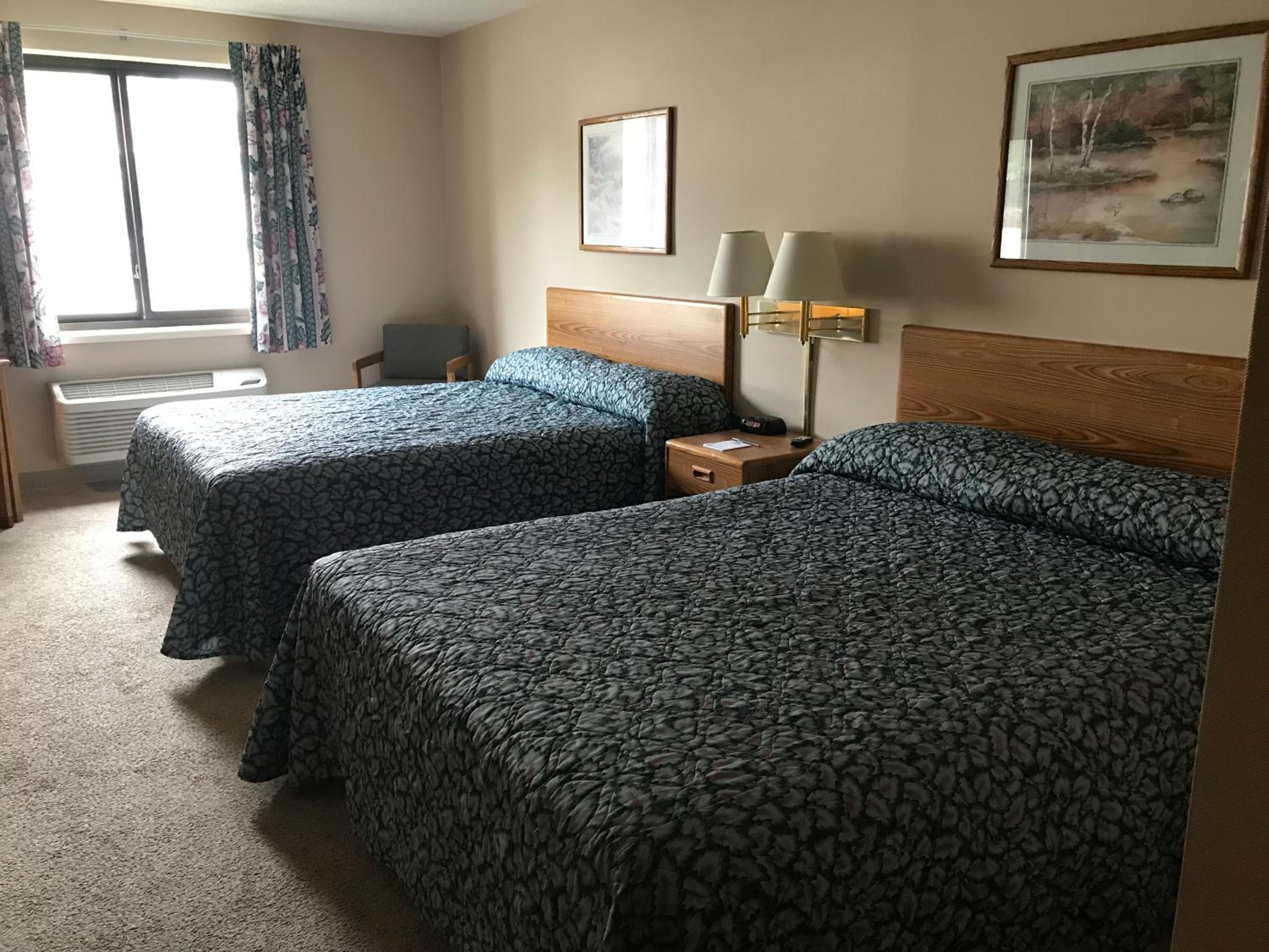 Econo Lodge Inn & Suites Oconto