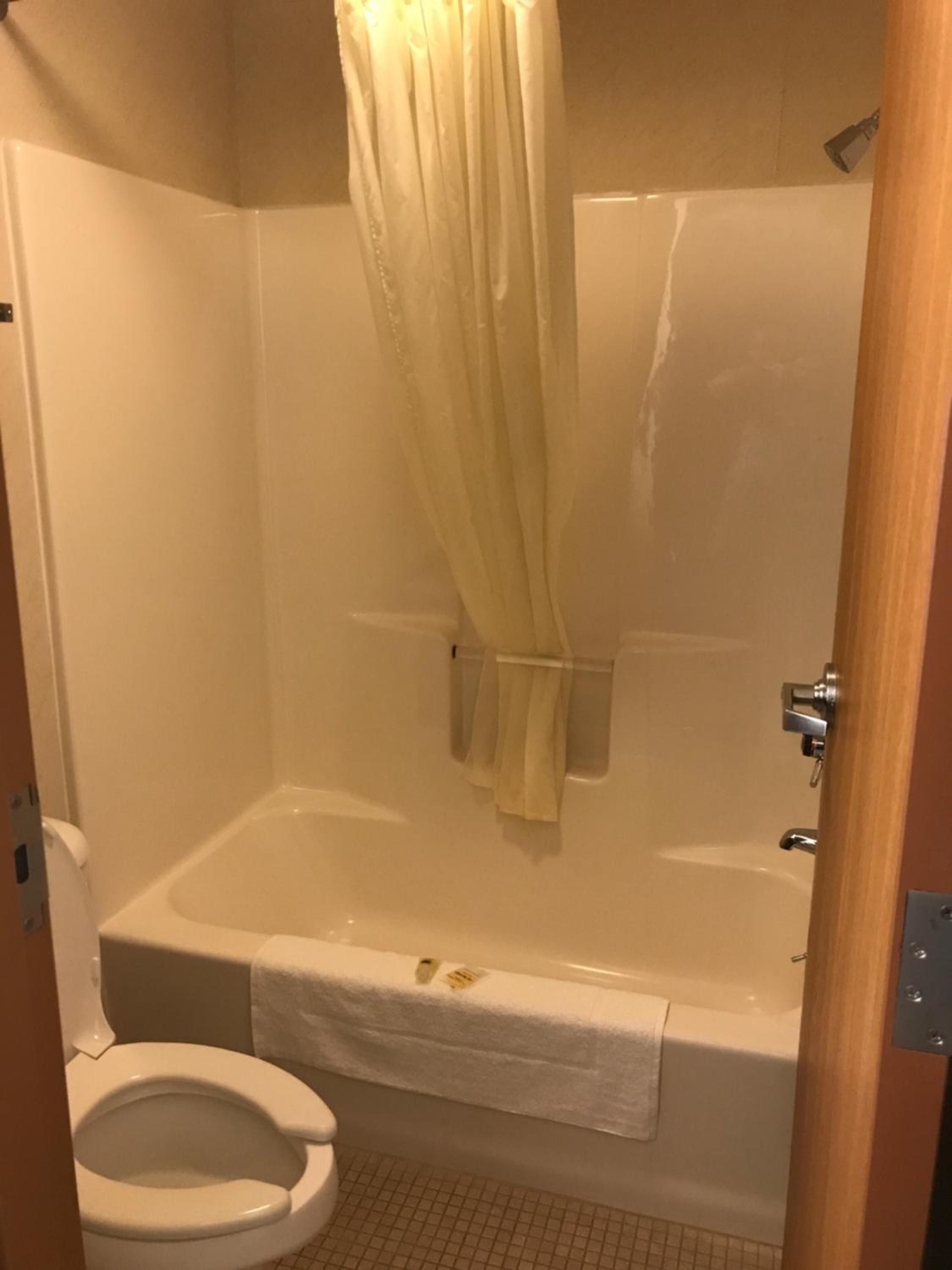 Econo Lodge Inn & Suites Oconto