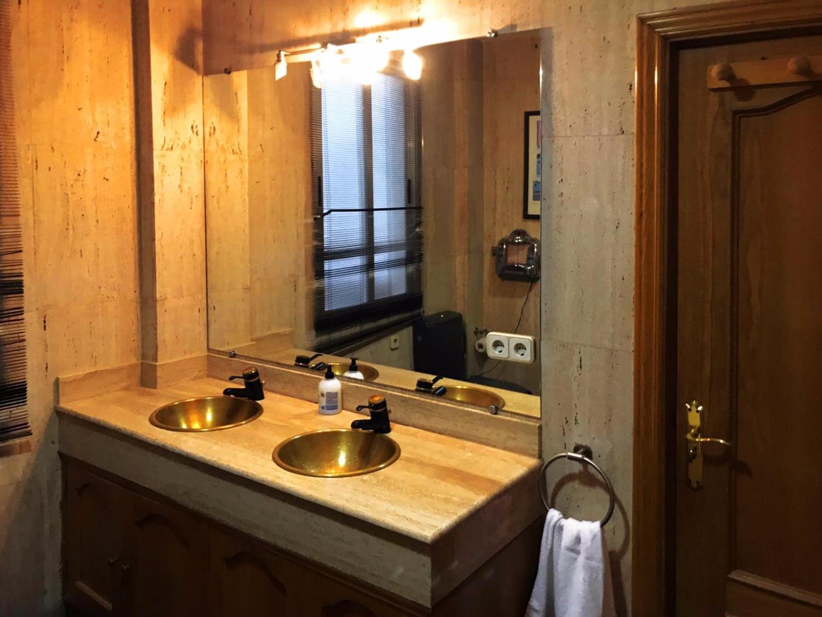 BOOKINGHAM ★Apartaments & Suites view 2