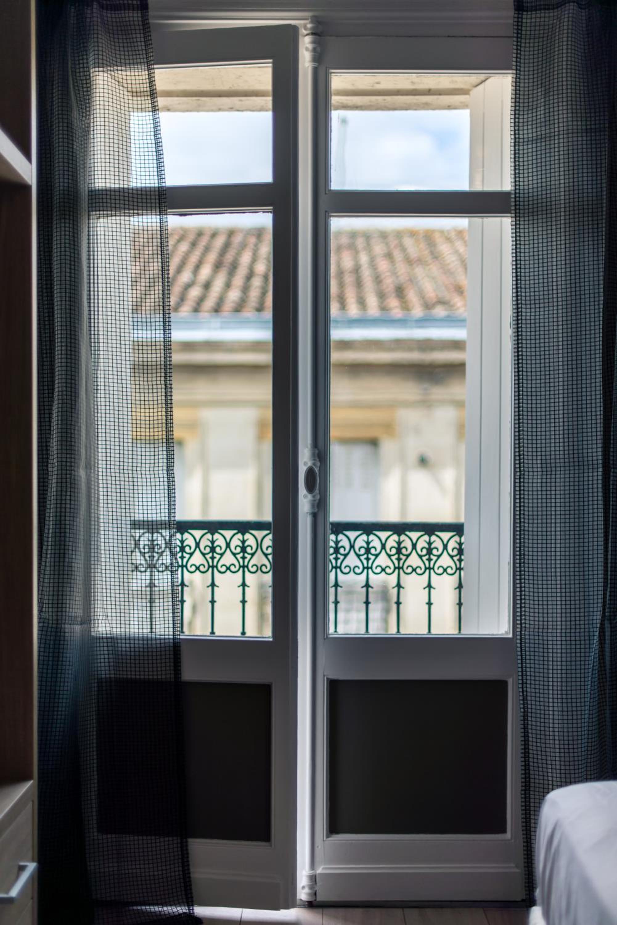 balcony