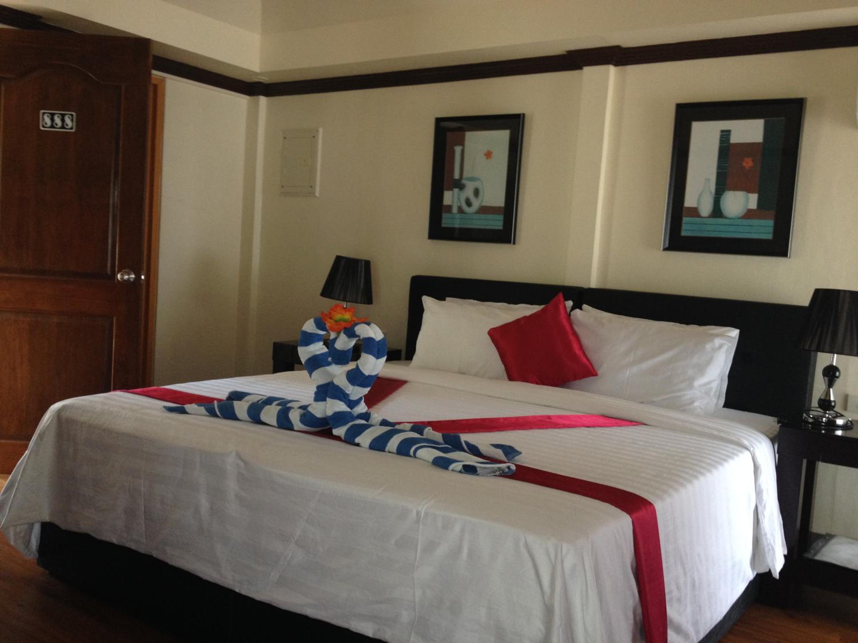 Anda White Beach Resort