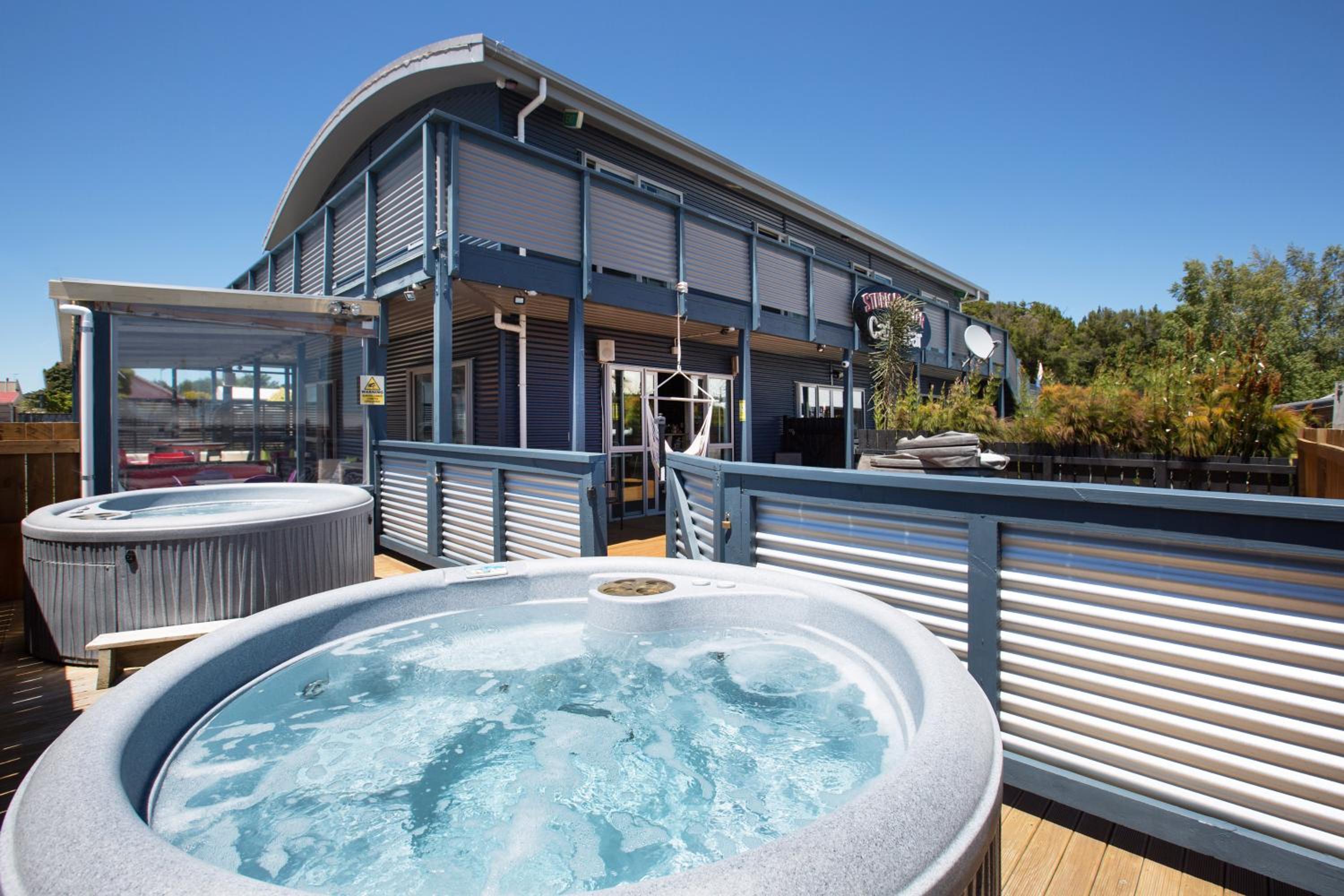 LKNZ Lodge & Cafe