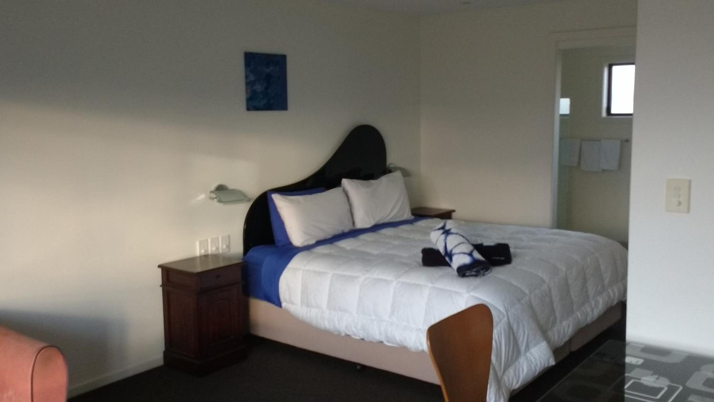 Diamond Island Resort, Restaurant & Bar and Penguin Show