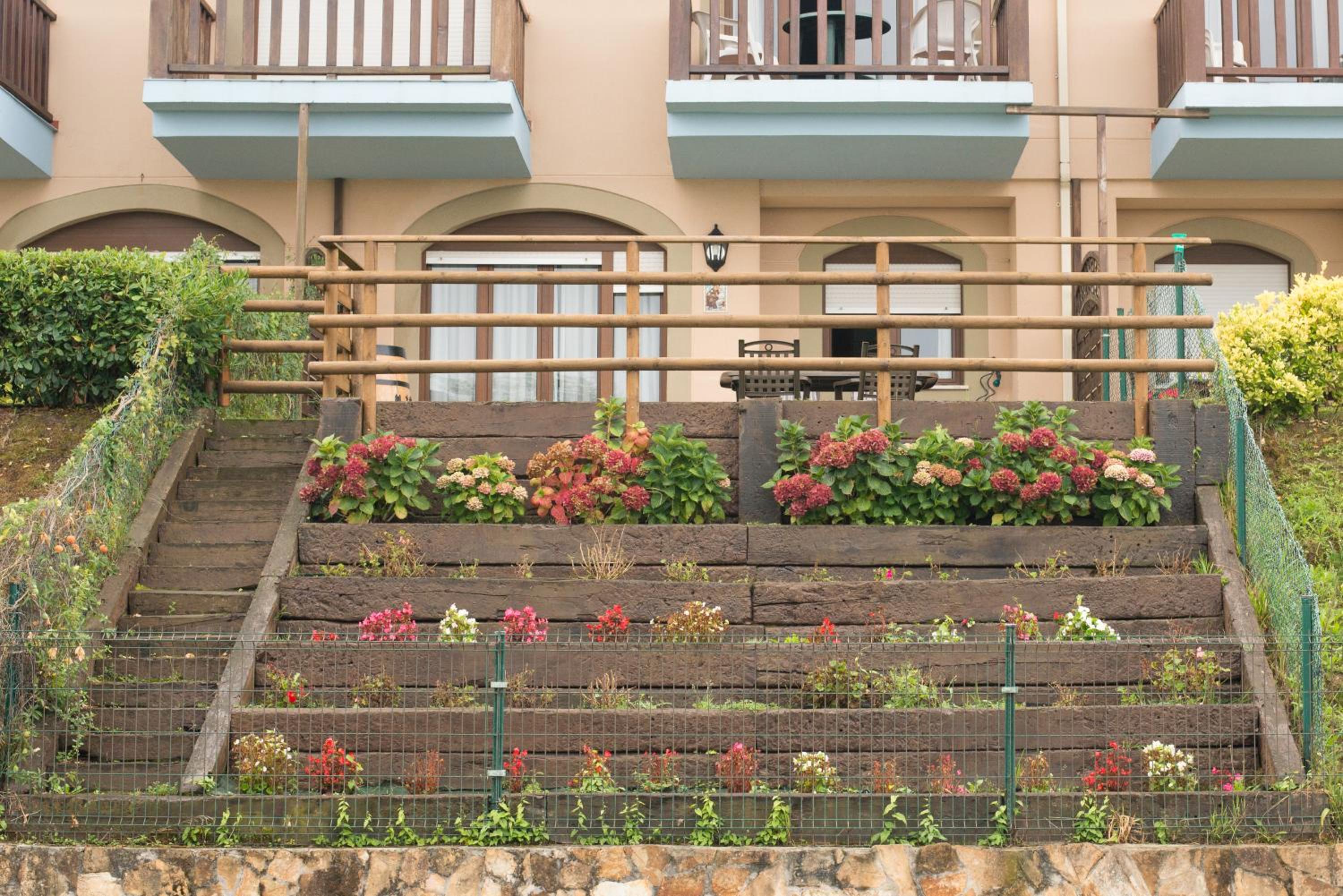 Casa de Las Flores - Apartamento con jardín privado frente a la Playa de Comillas view 2