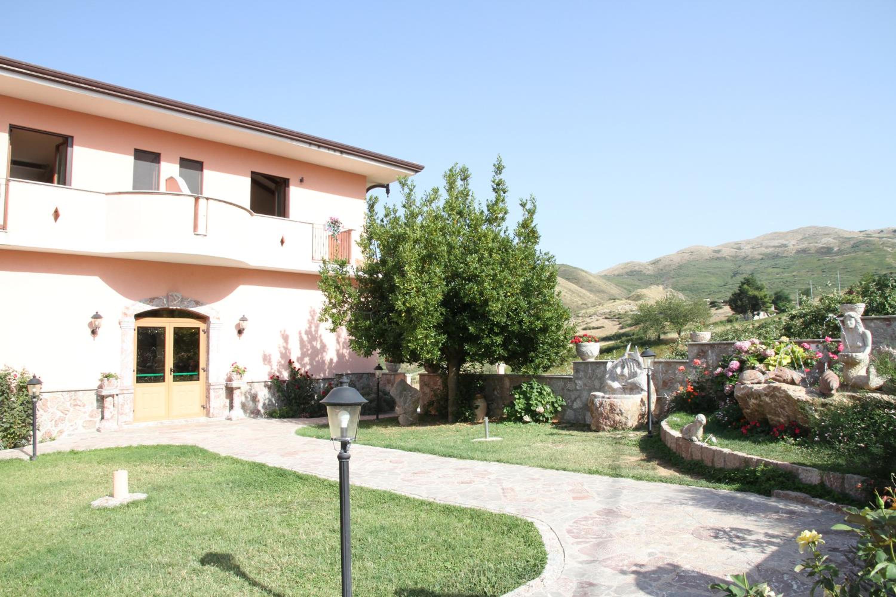 Photo 13