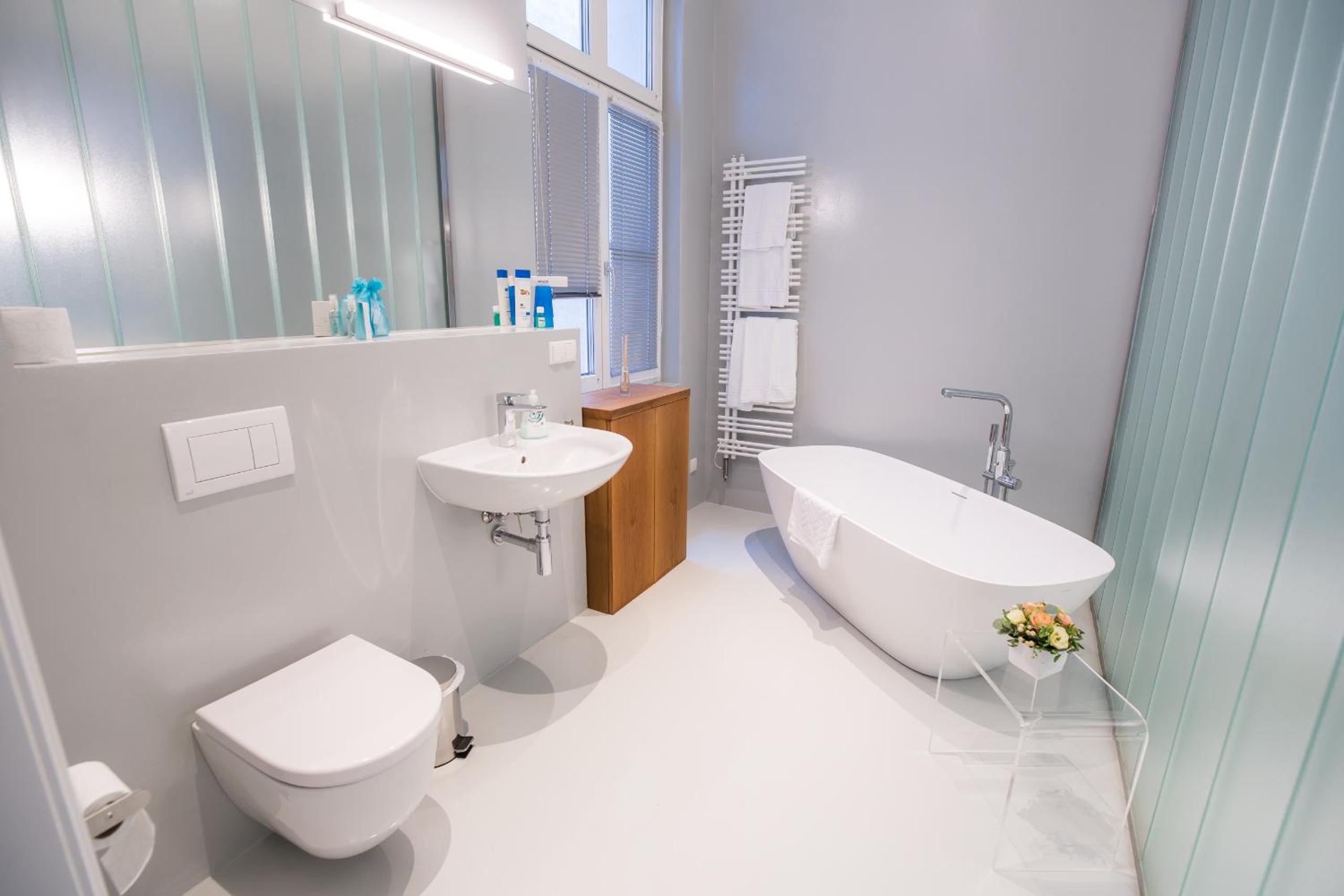 Grand Soho Apartment