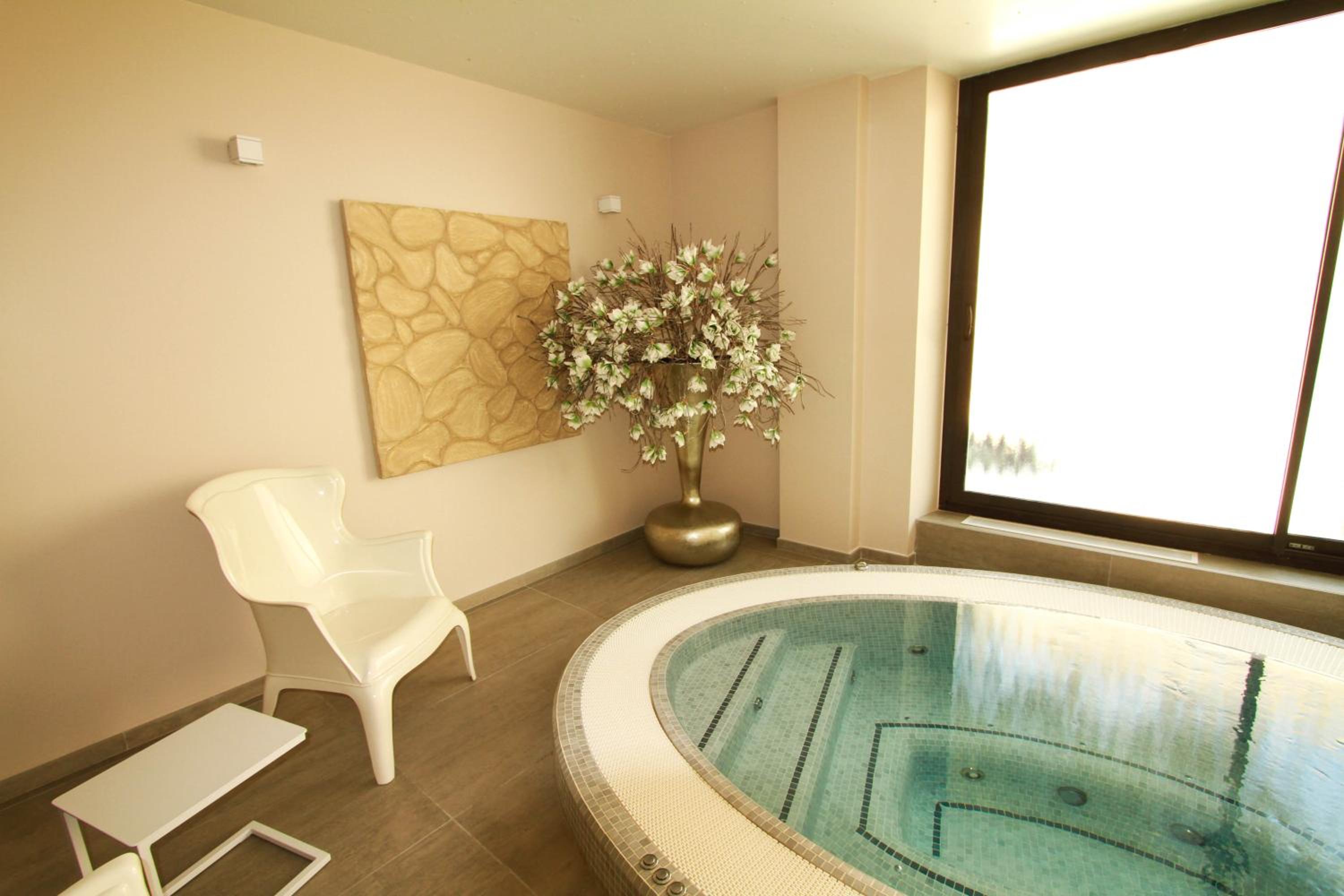 Jacuzzi