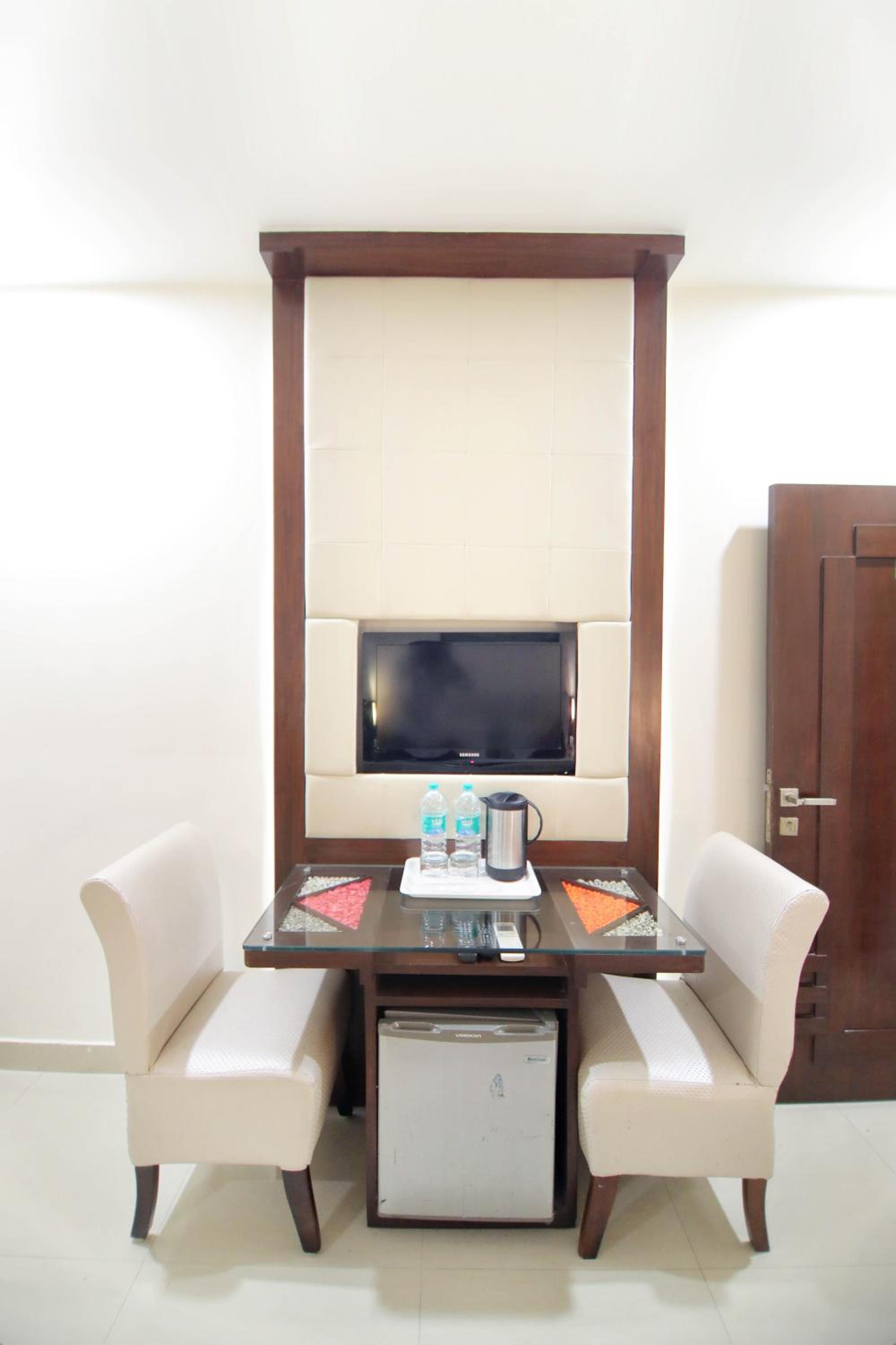 Taj Inn Hotel photo 5