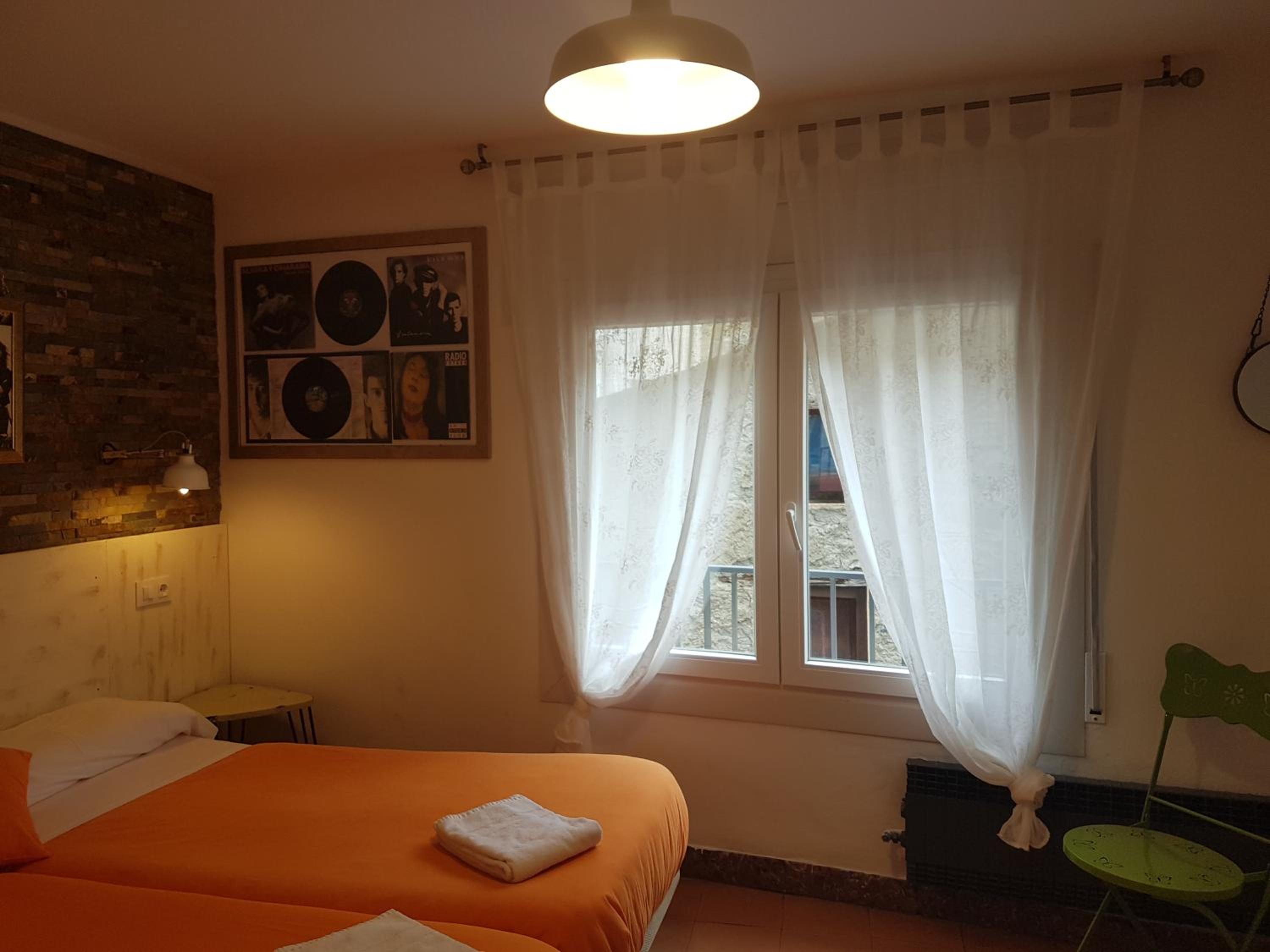 Barri Antic Hostel & Pub