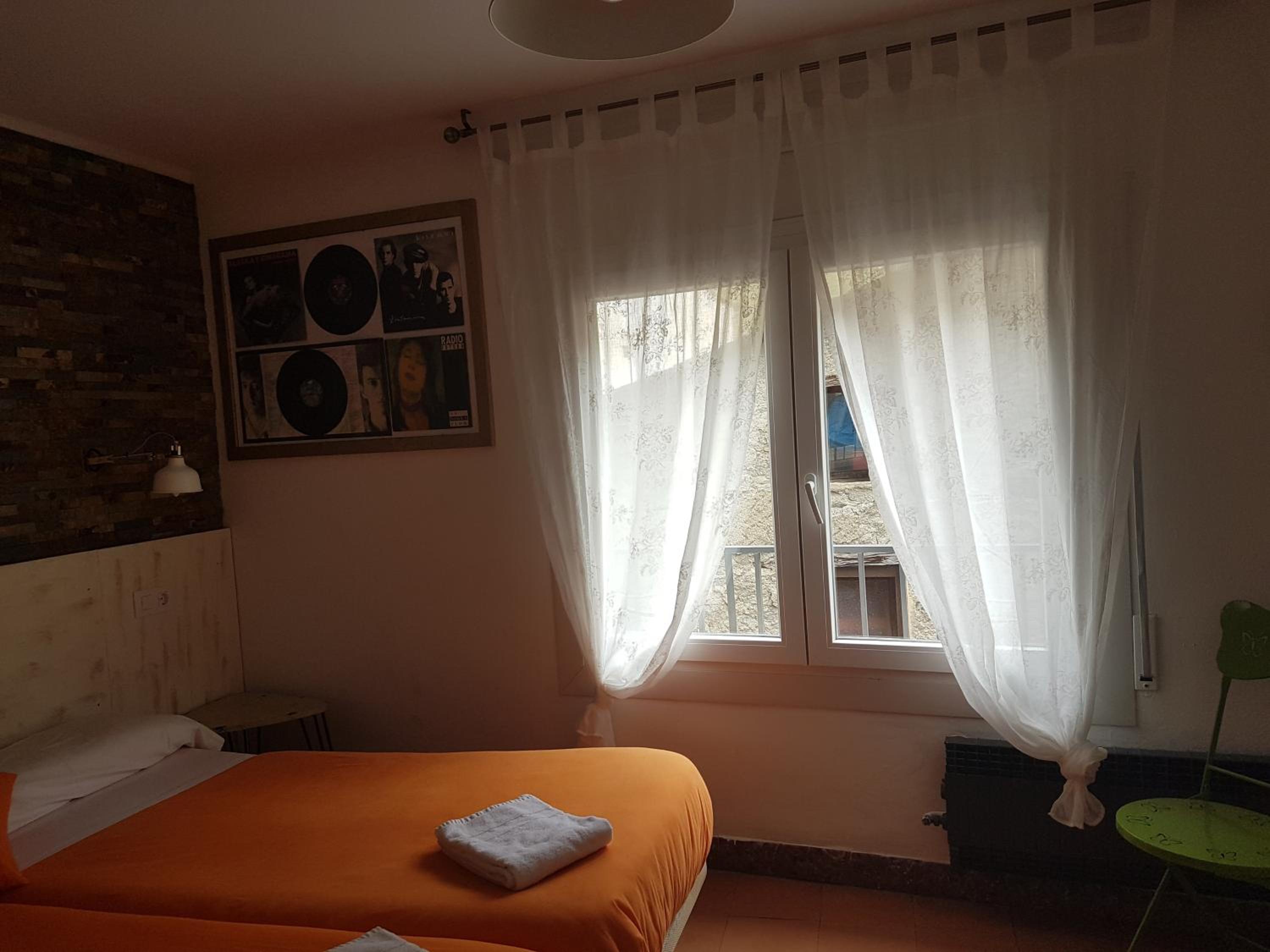 Barri Antic Hostel & Pub