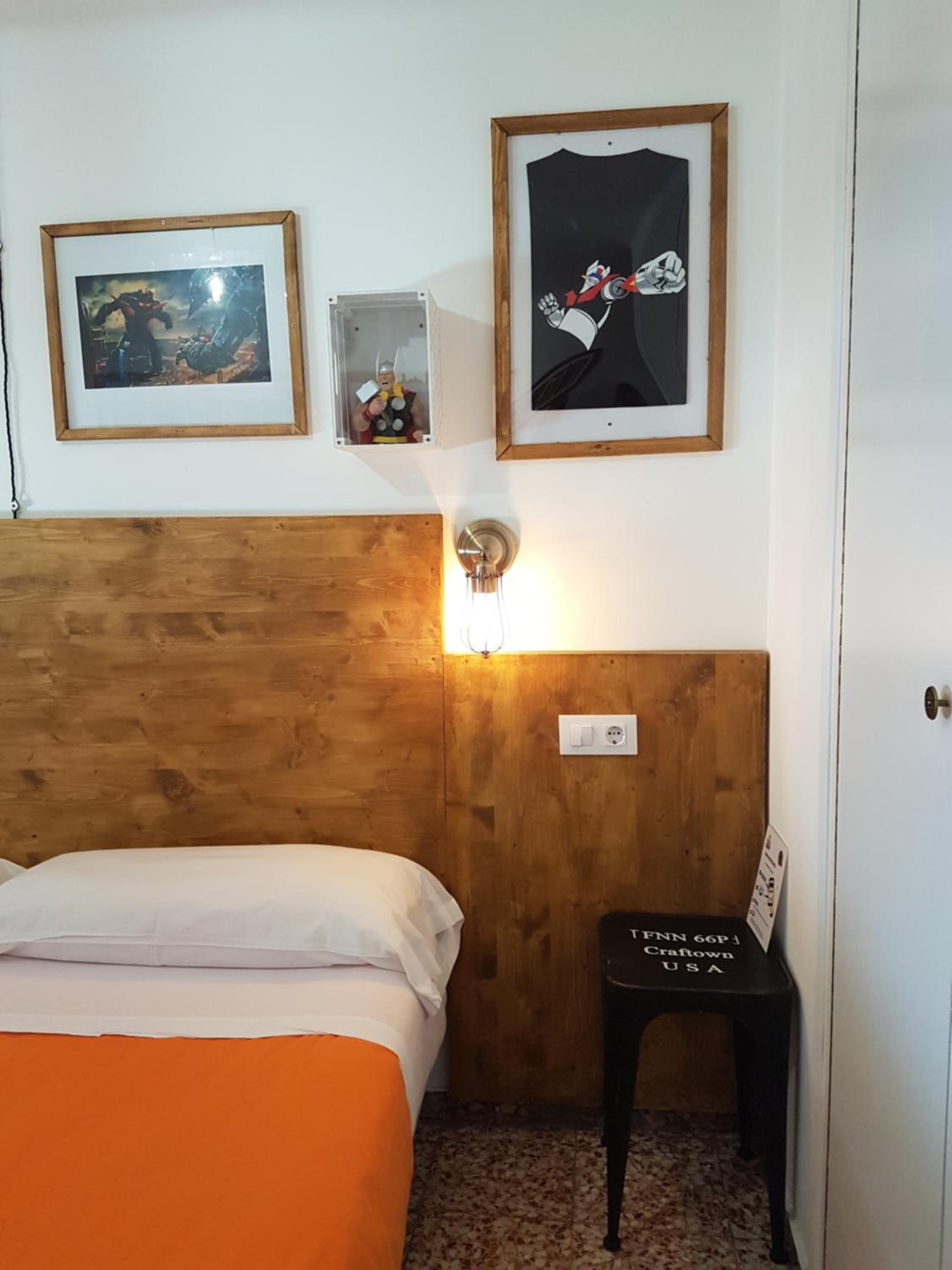Barri Antic Hostel & Pub