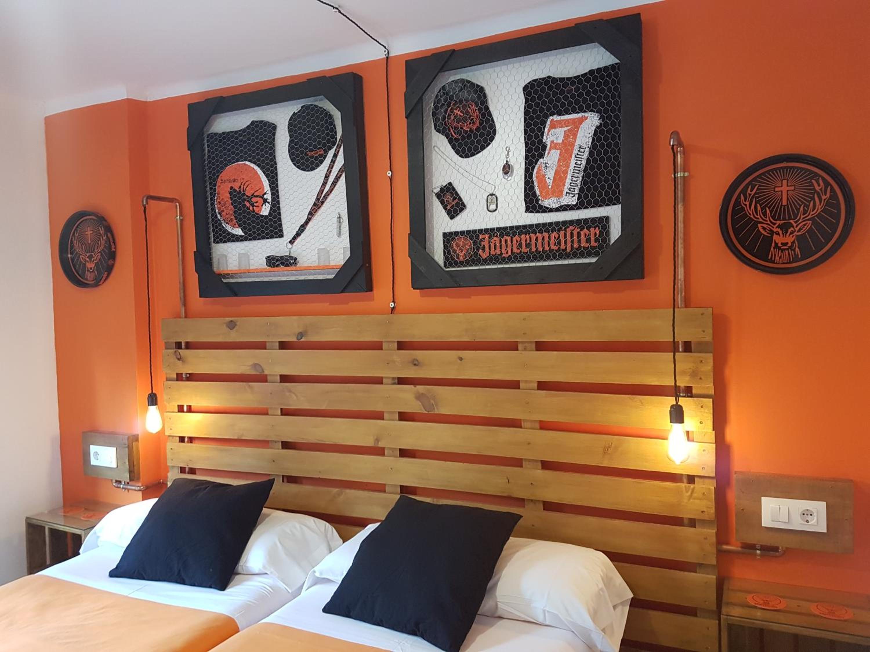 Barri Antic Hostel & Pub