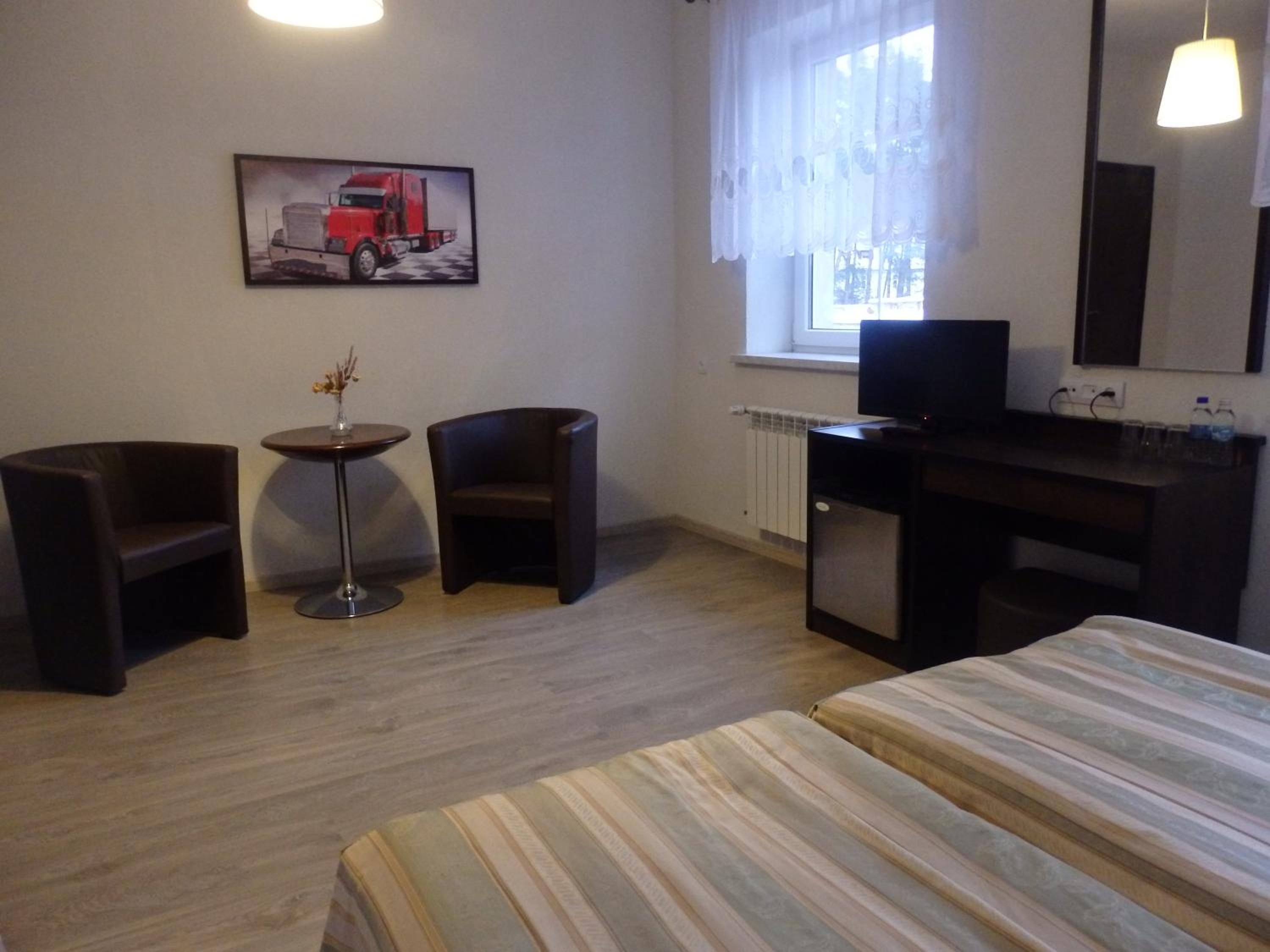 Photo 8