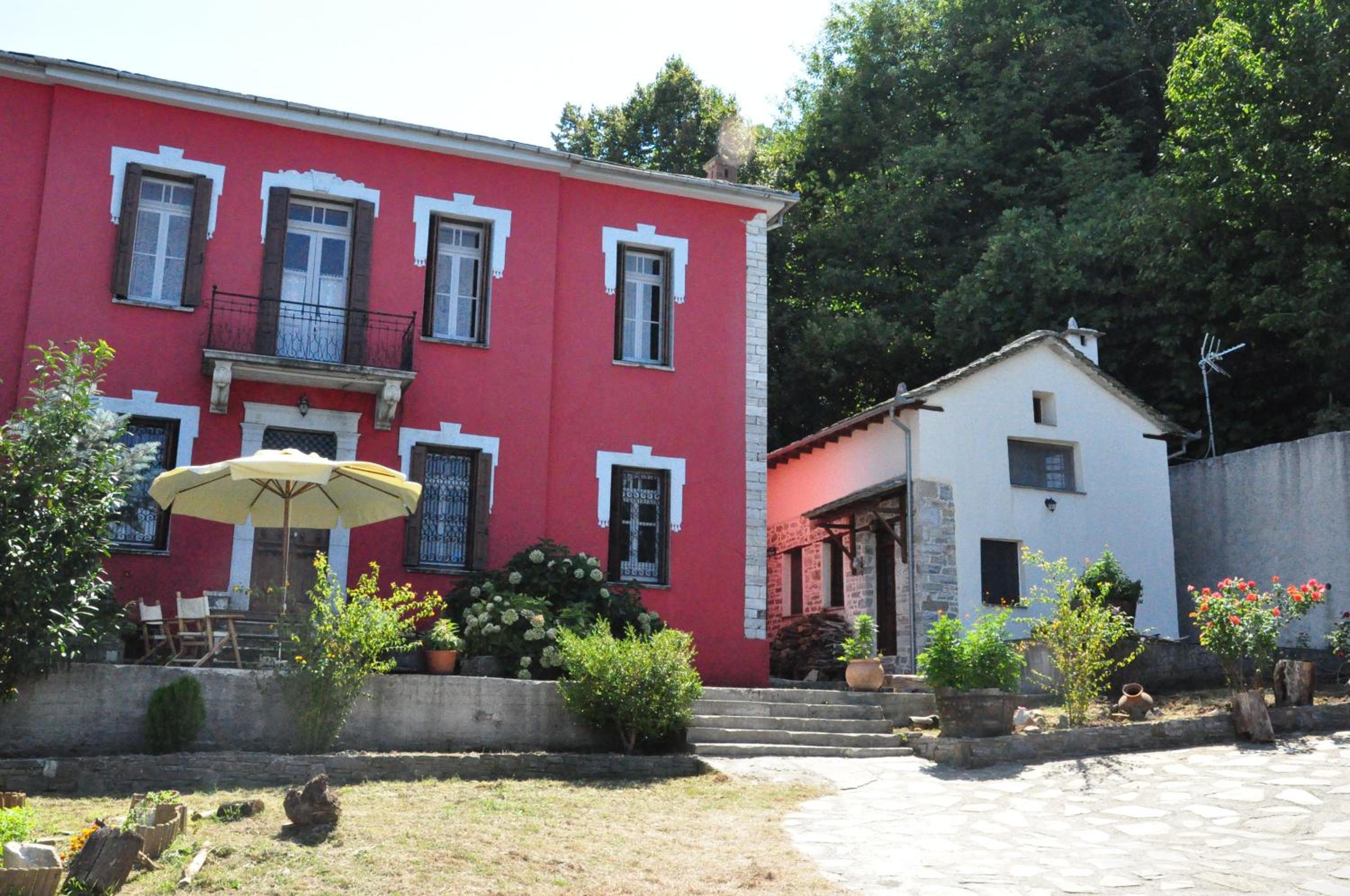 Red Villa's Guesthouse view 3