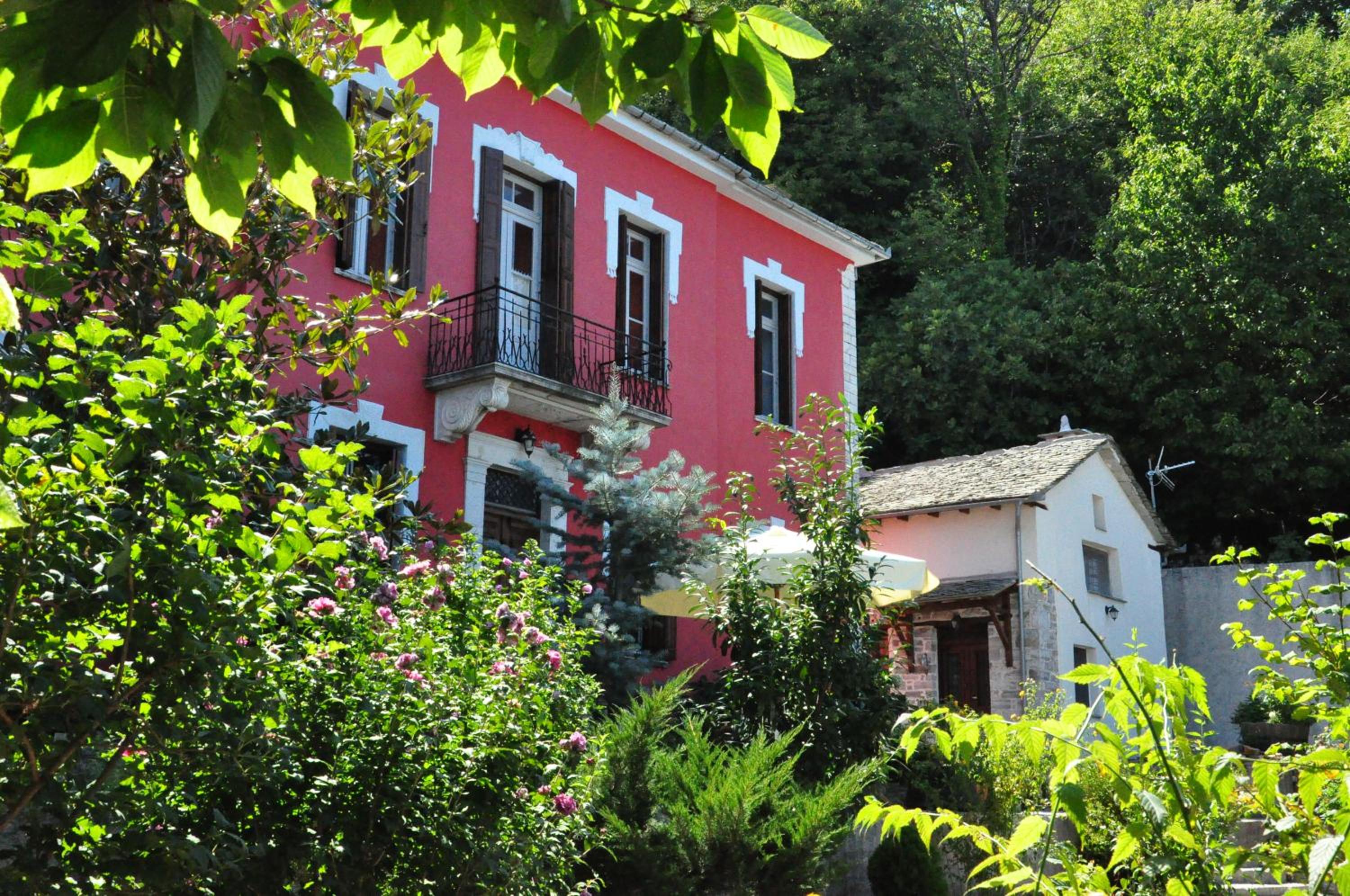 Red Villa's Guesthouse view 4