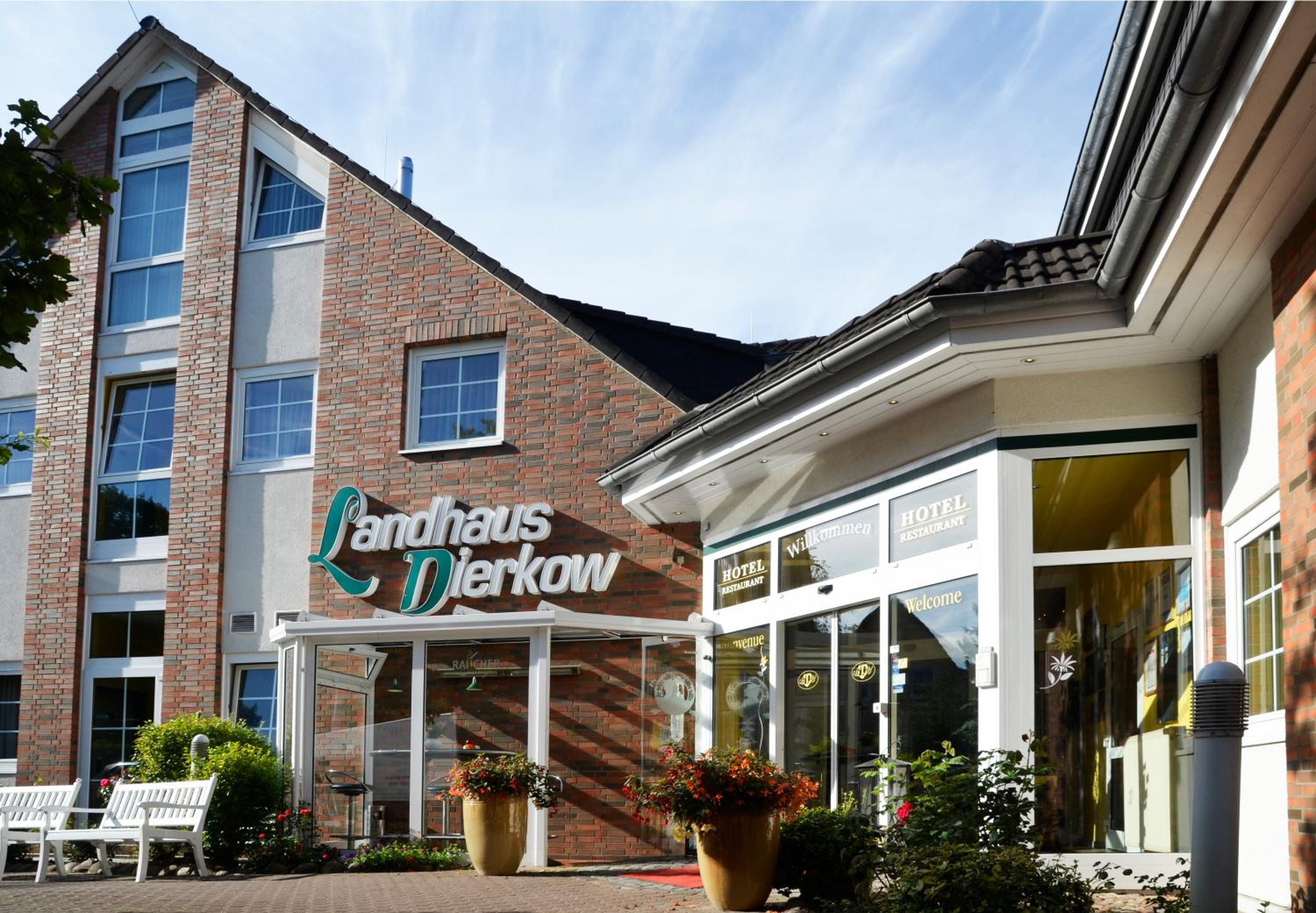 Hotel Landhaus Dierkow - Image 1