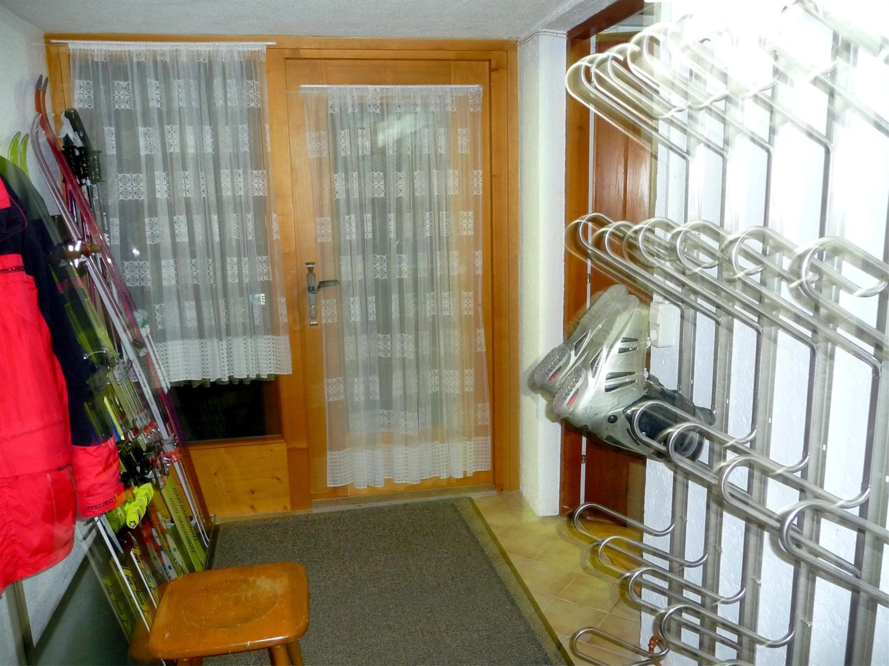 Photo 33