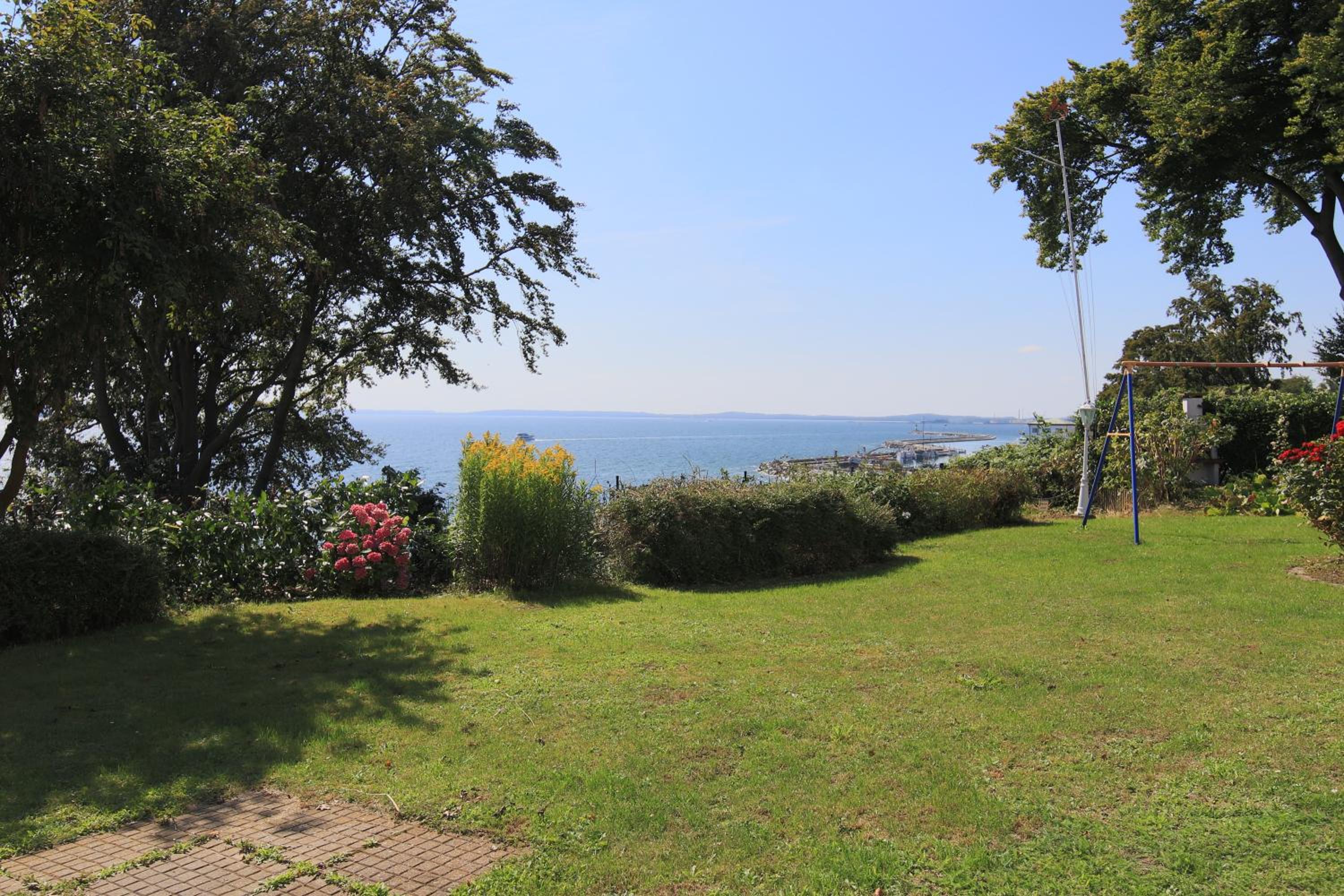 Ferienwohnung Seerose mit Terrasse view 2