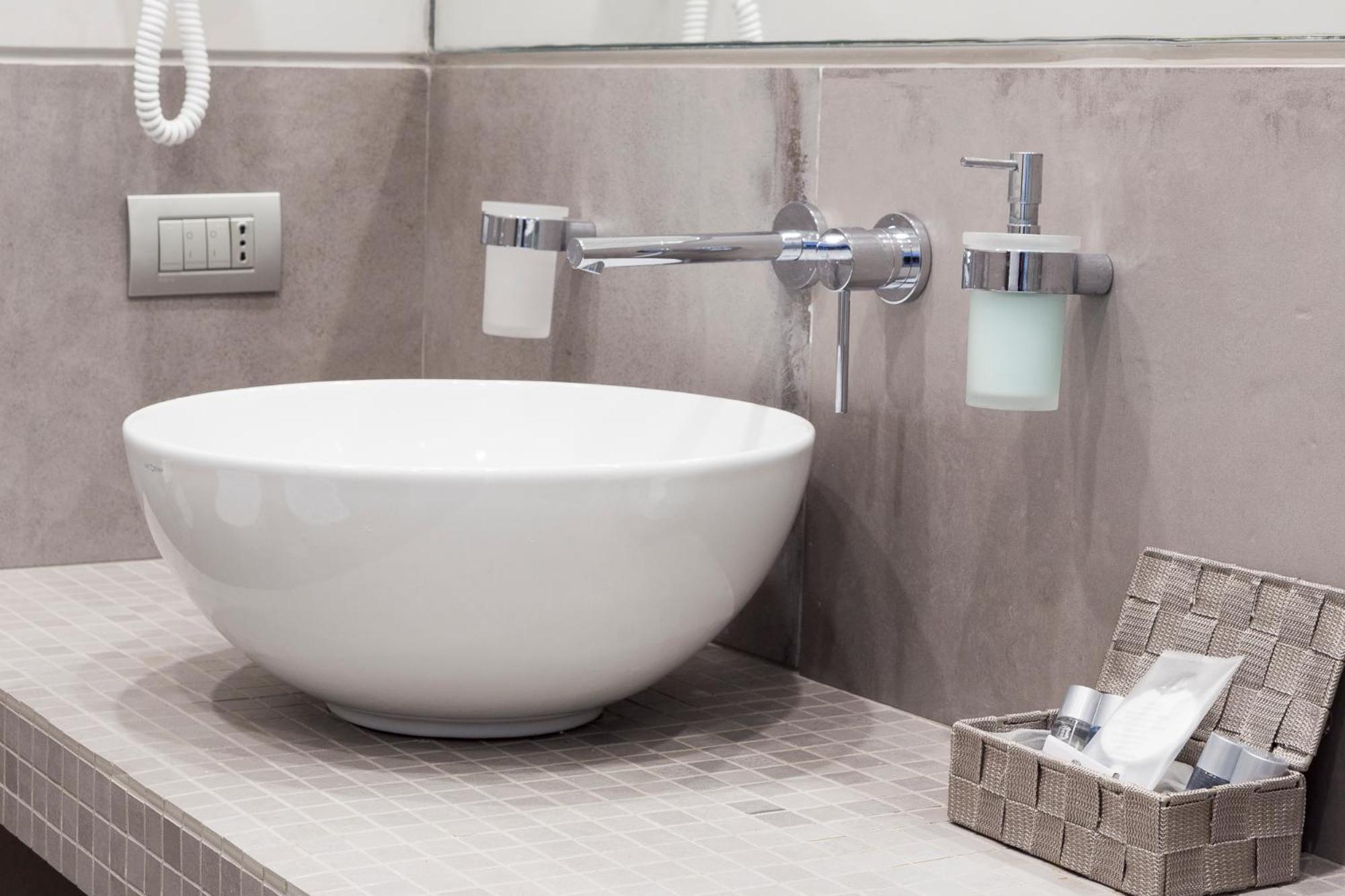 Rhome Suites