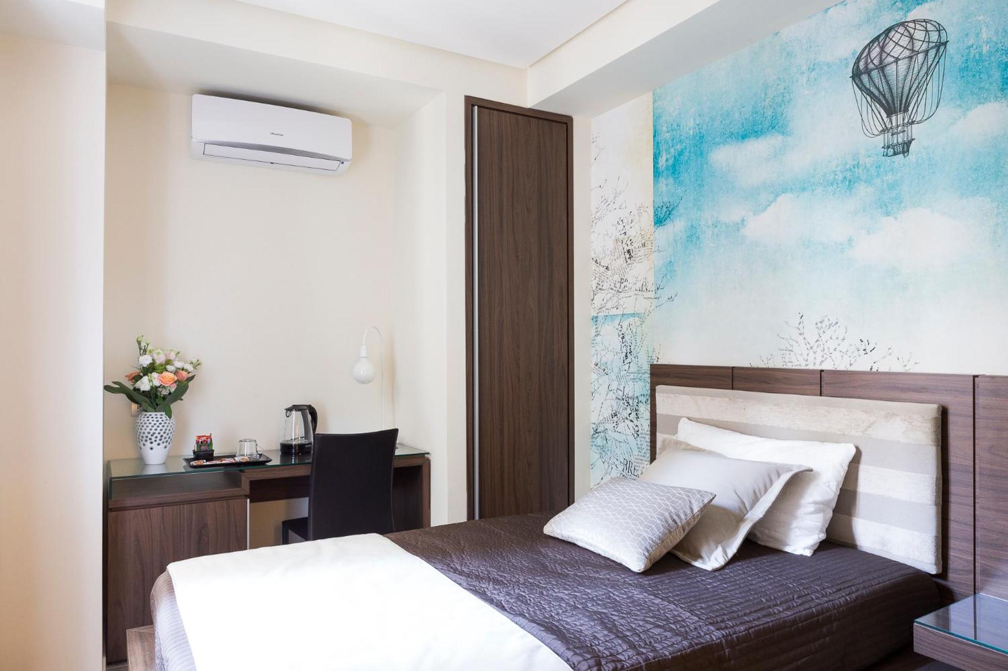 Rhome Suites